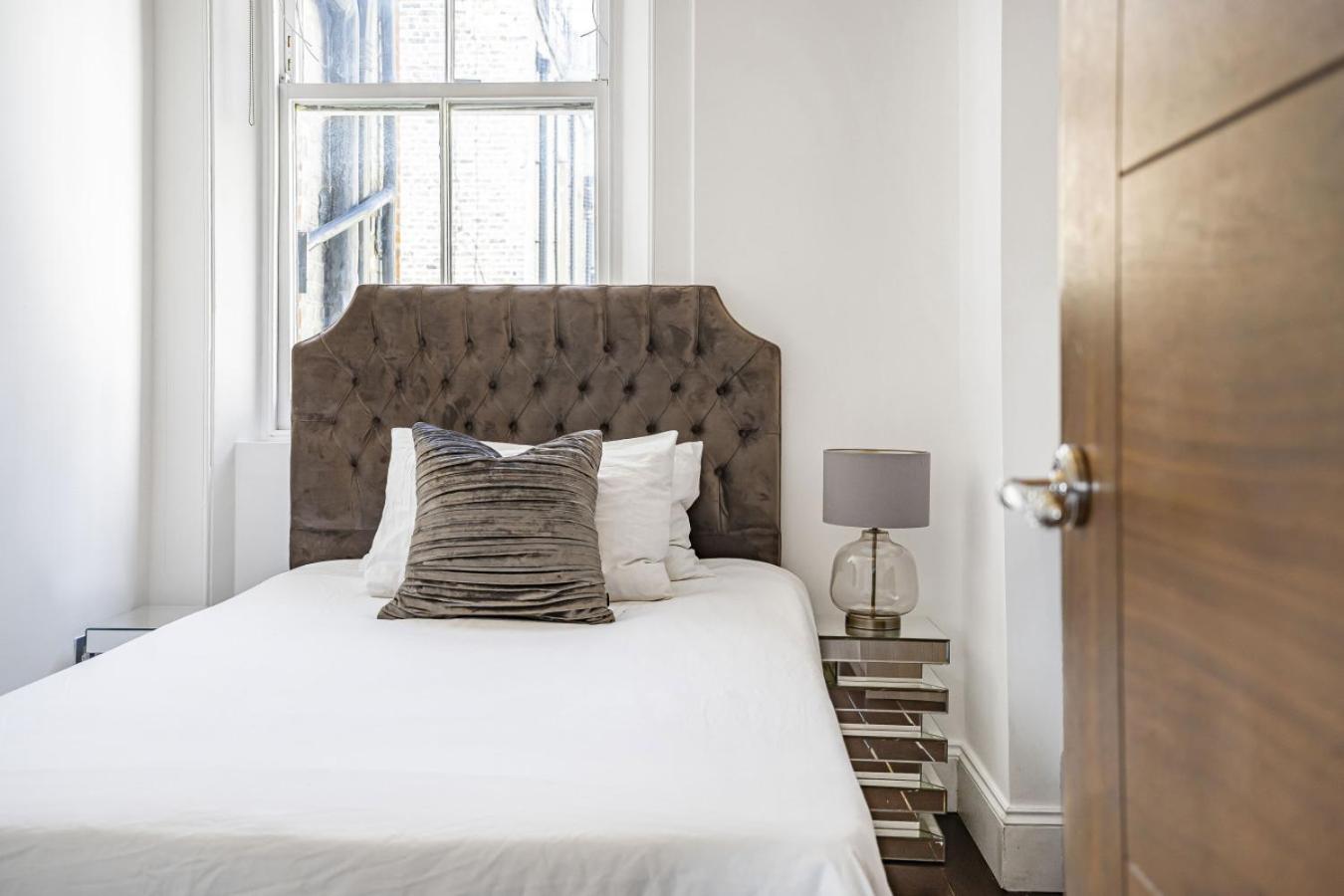 Royal Residence - Steps away from Hyde Park