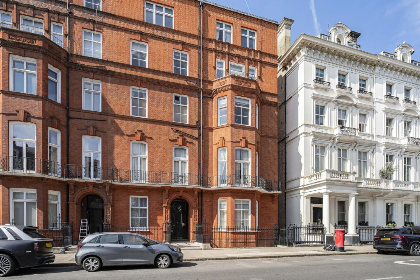 Royal Residence - Steps away from Hyde Park