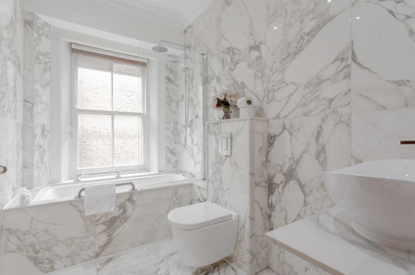 Royal Residence - Steps away from Hyde Park