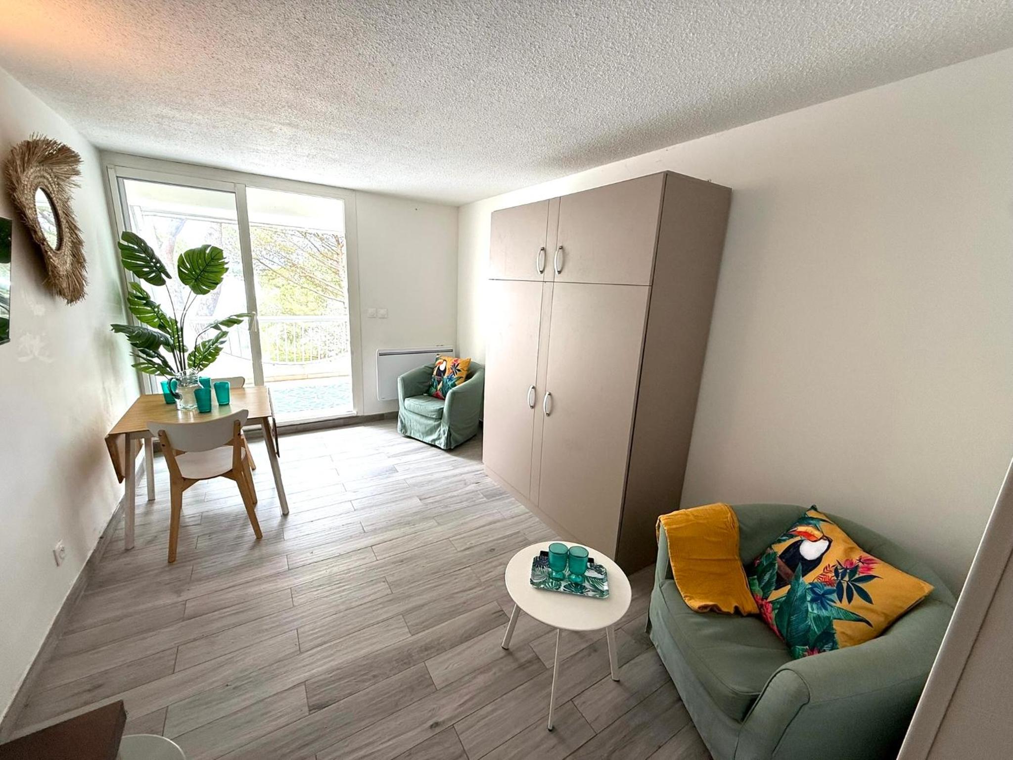 Studio 4pers La Grande Motte Ponant, Vue exceptionnelle lac, double terrasse, Parking, base nautique, golf & plage à pied, draps & serviettes fournis - 2èm