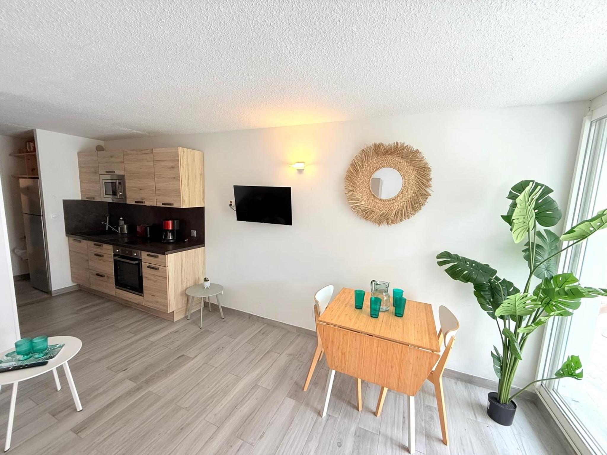 Studio 4pers La Grande Motte Ponant, Vue exceptionnelle lac, double terrasse, Parking, base nautique, golf & plage à pied, draps & serviettes fournis - 2èm