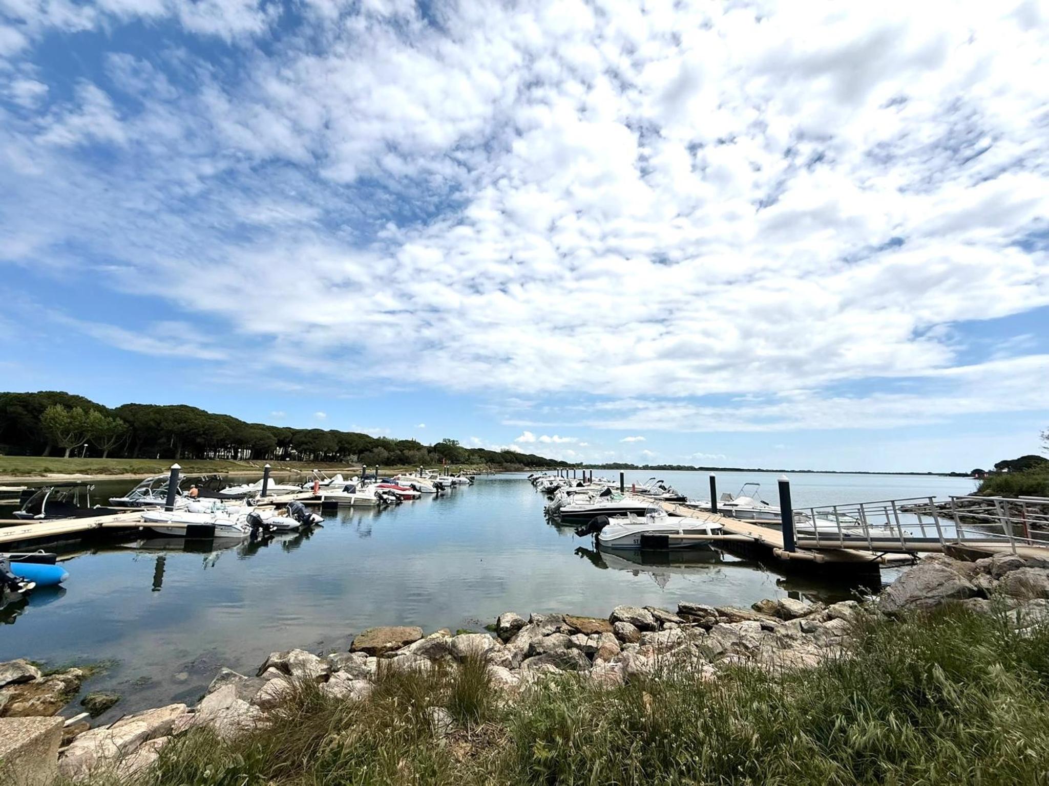 Studio 4pers La Grande Motte Ponant, Vue exceptionnelle lac, double terrasse, Parking, base nautique, golf & plage à pied, draps & serviettes fournis - 2èm