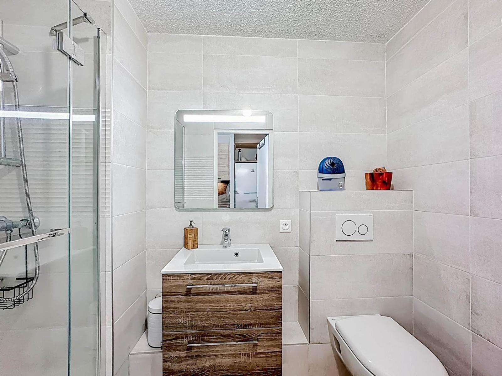 Studio 4pers La Grande Motte Ponant, Vue exceptionnelle lac, double terrasse, Parking, base nautique, golf & plage à pied, draps & serviettes fournis - 2èm