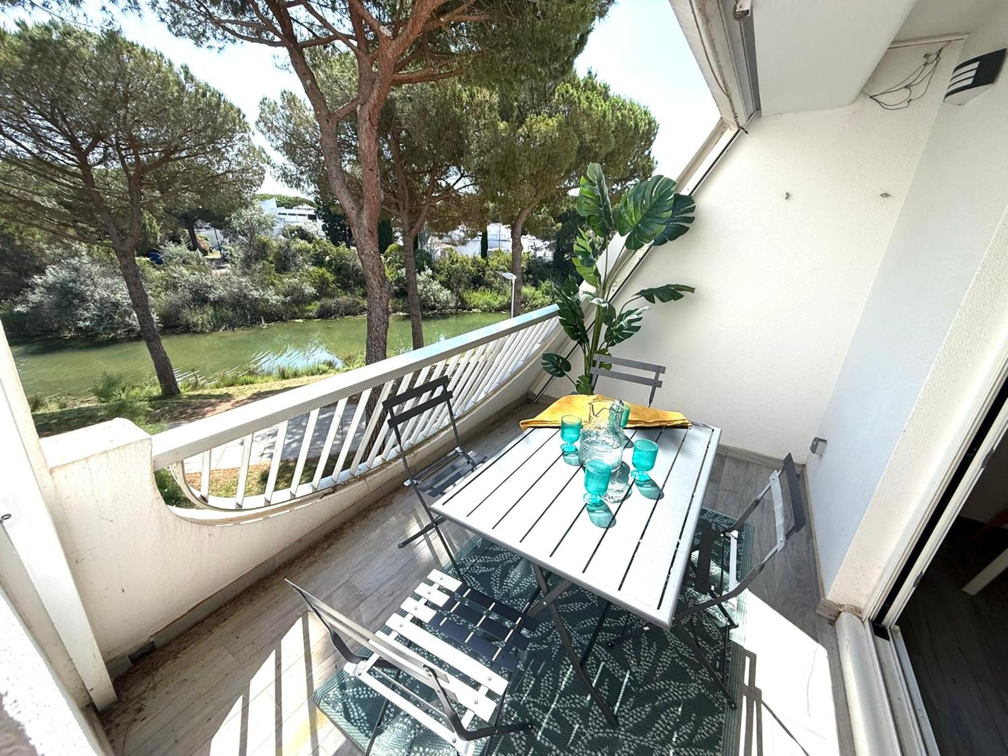 Studio 4pers La Grande Motte Ponant, Vue exceptionnelle lac, double terrasse, Parking, base nautique, golf & plage à pied, draps & serviettes fournis - 2èm