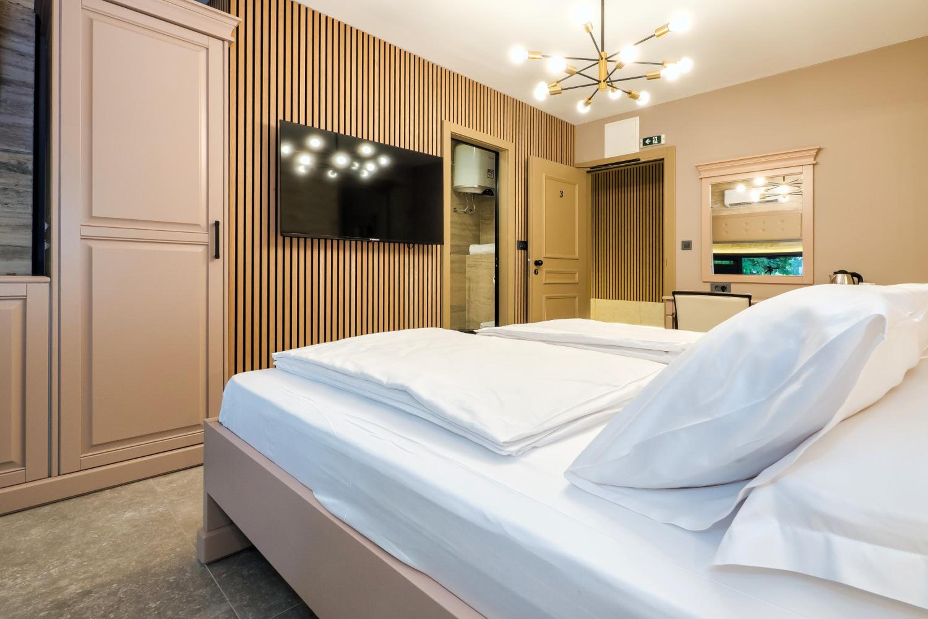 Split Central Pazar Rooms