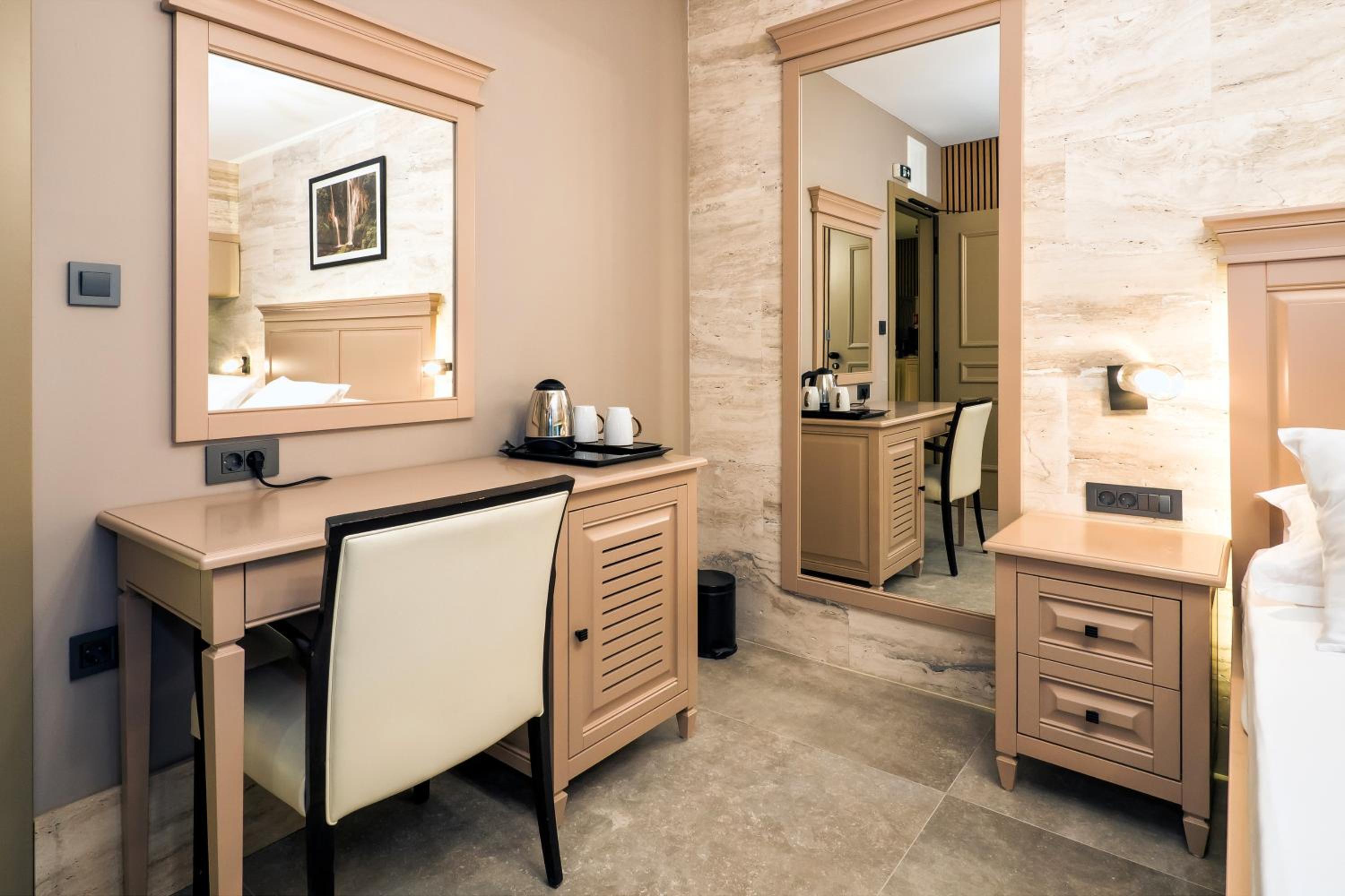 Split Central Pazar Rooms