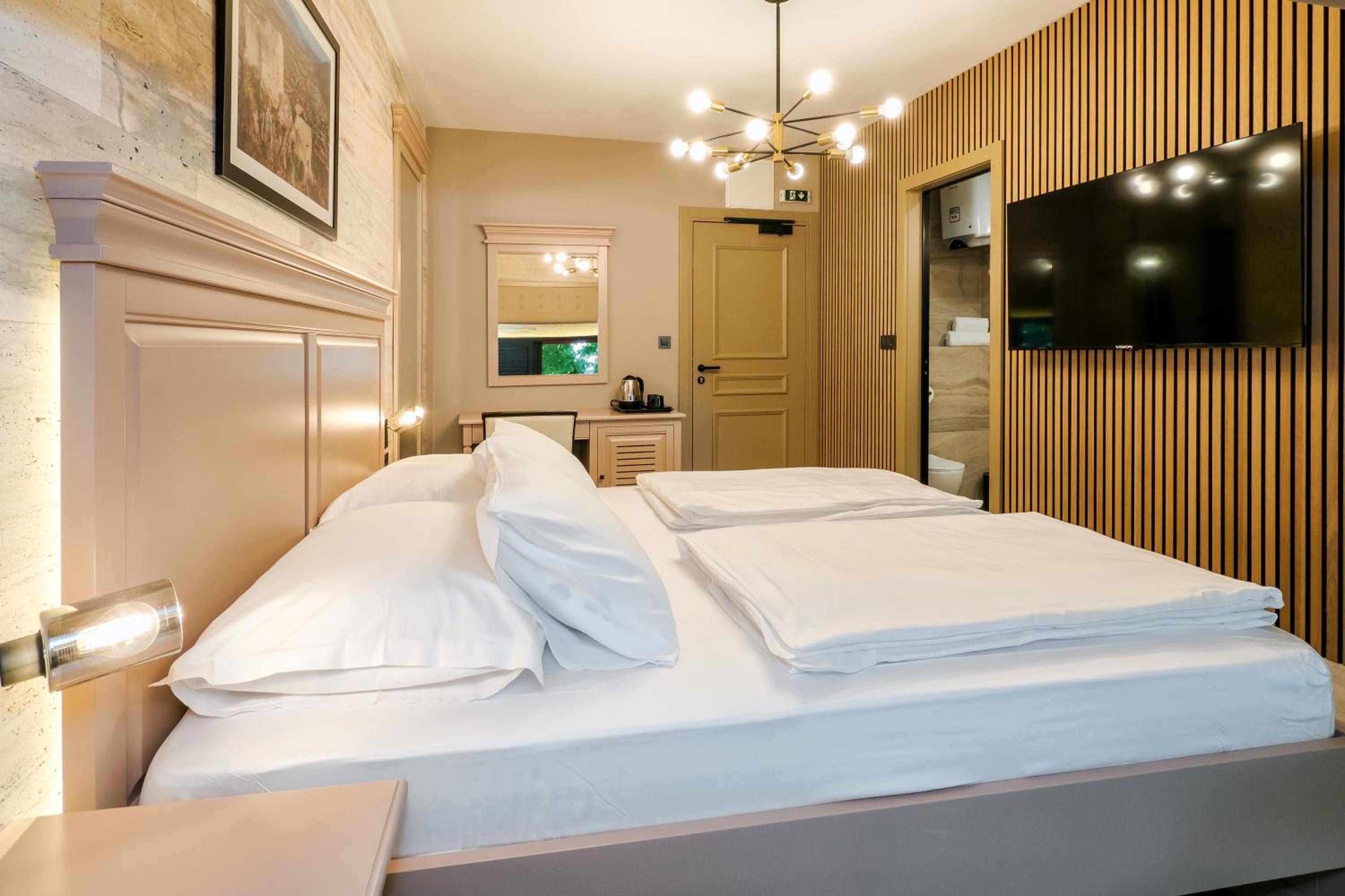 Split Central Pazar Rooms