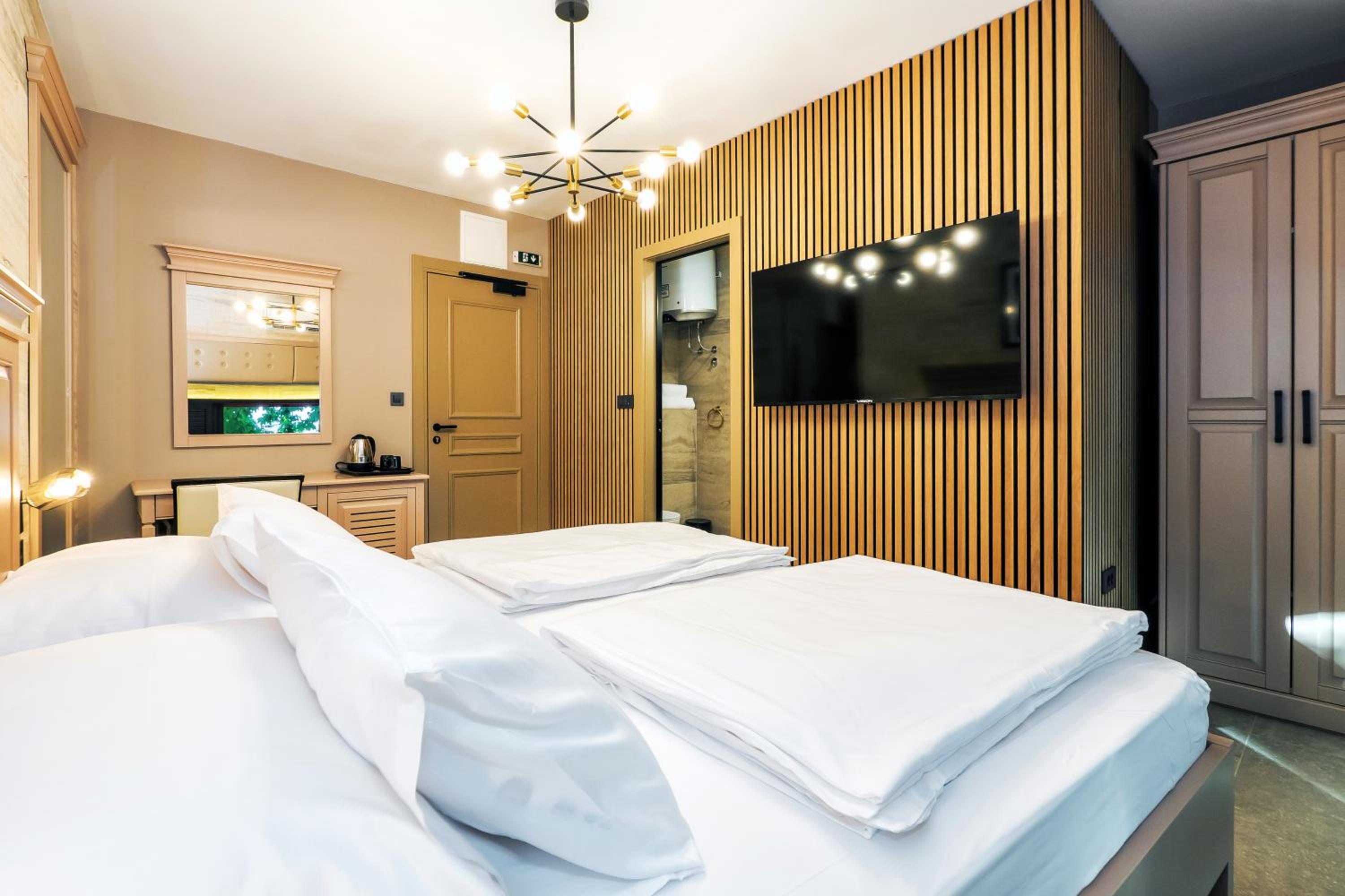 Split Central Pazar Rooms