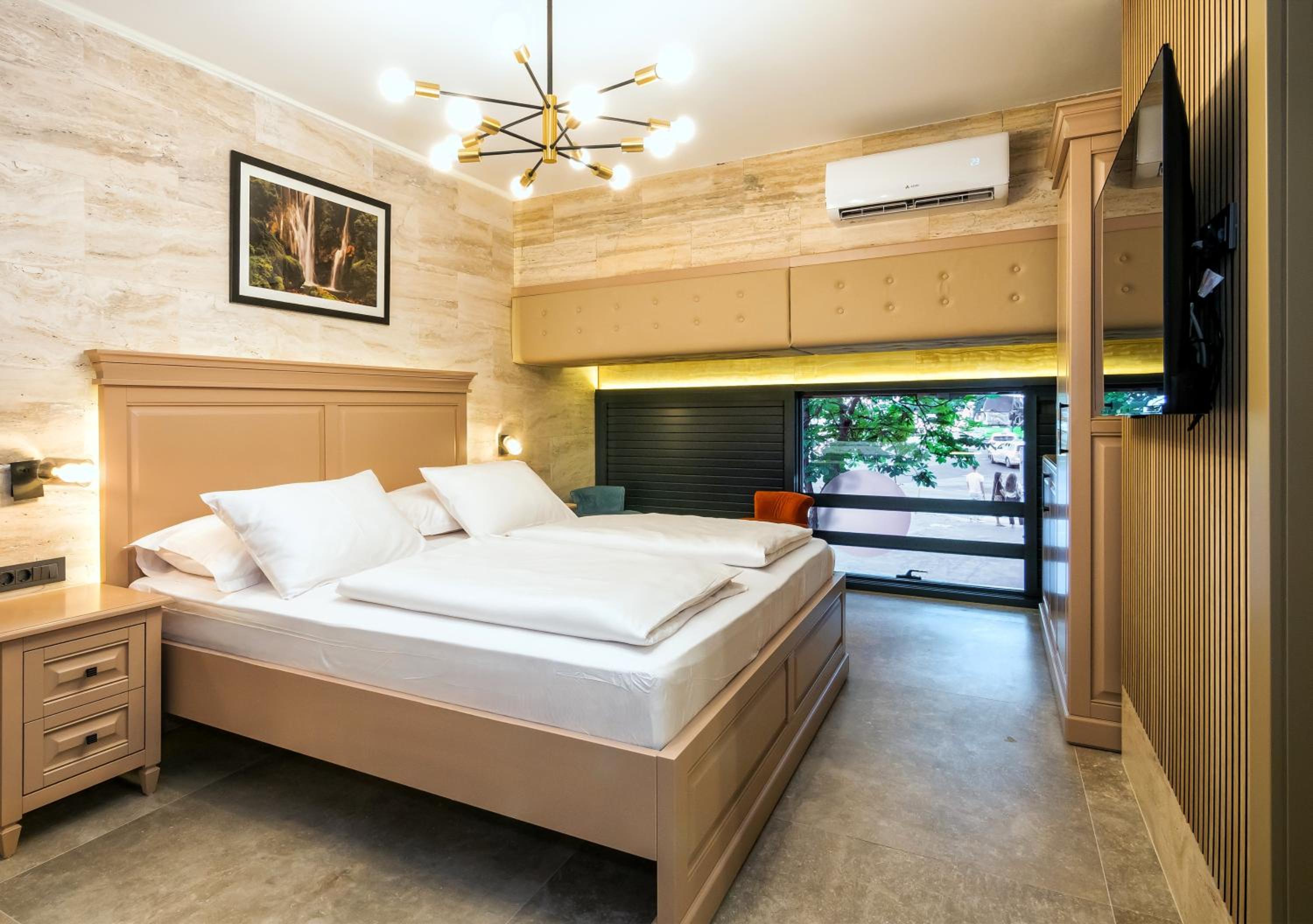 Split Central Pazar Rooms