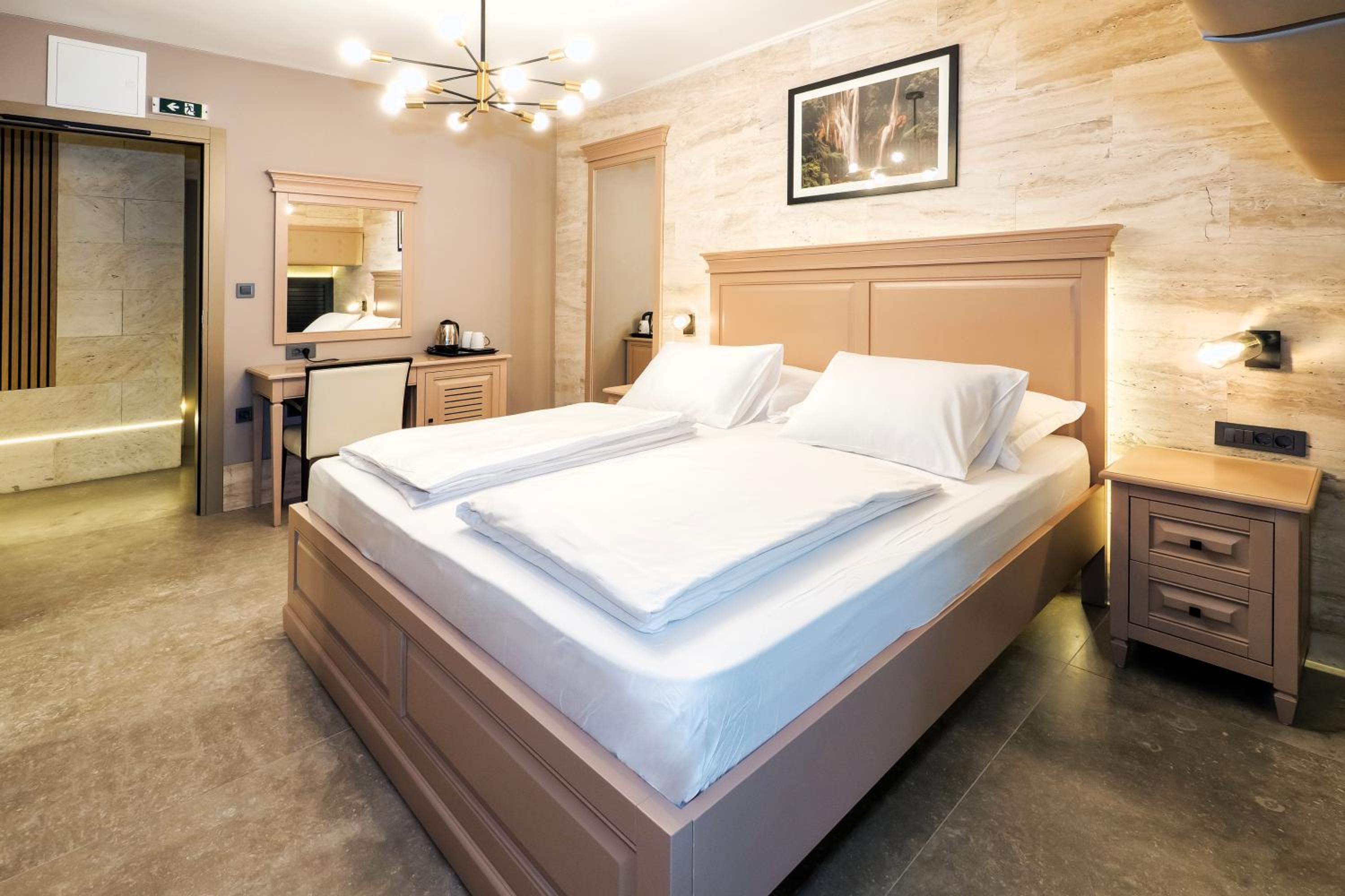 Split Central Pazar Rooms