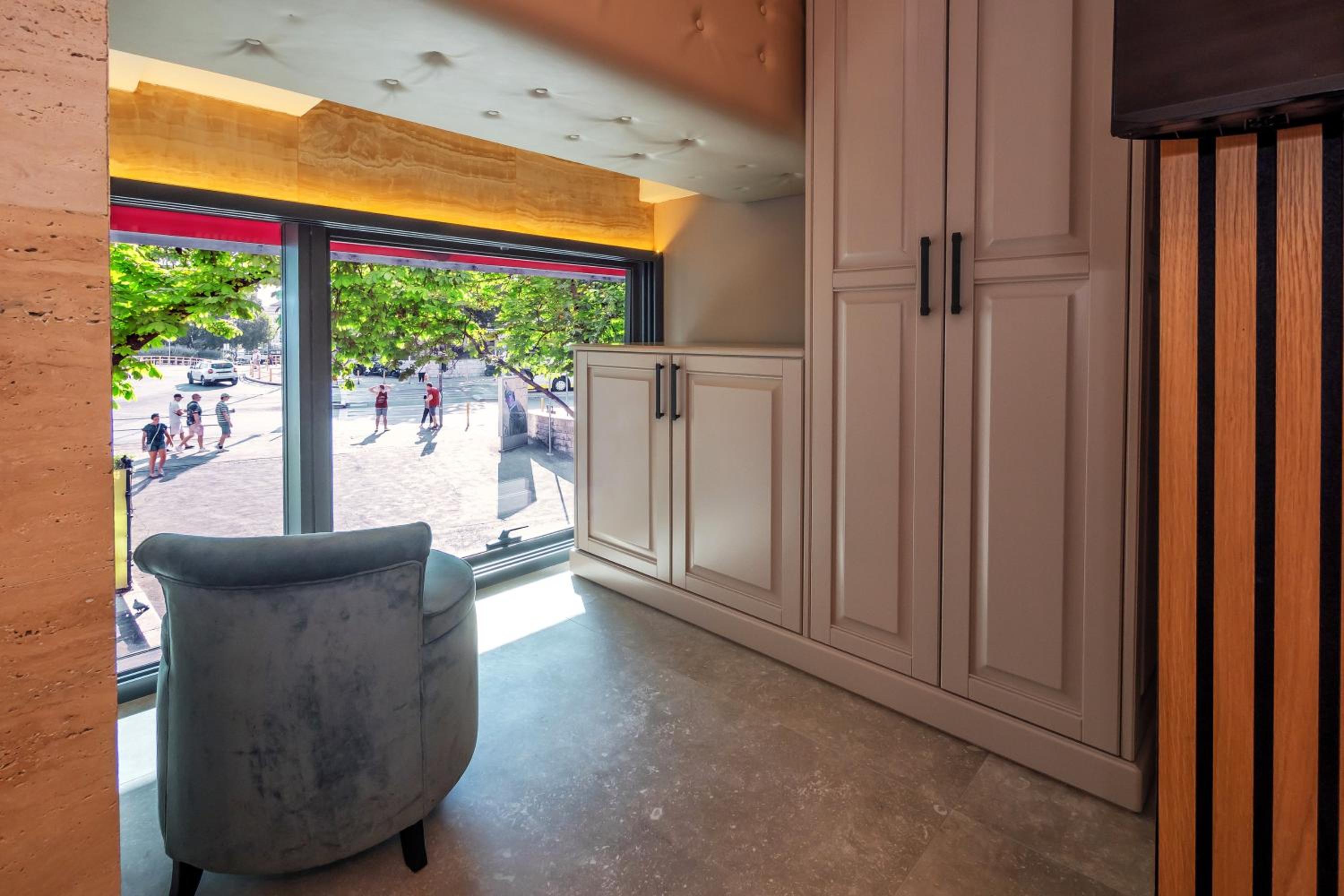 Split Central Pazar Rooms