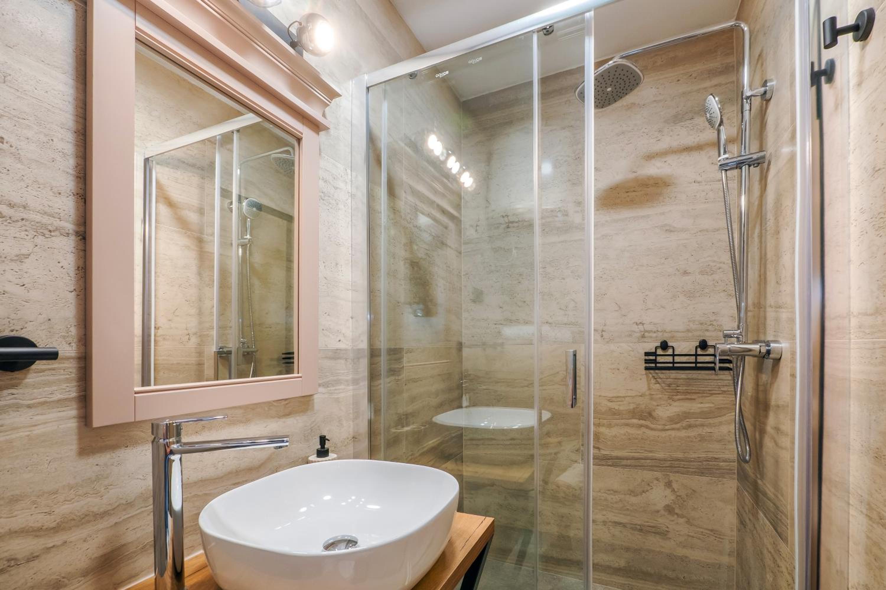 Split Central Pazar Rooms