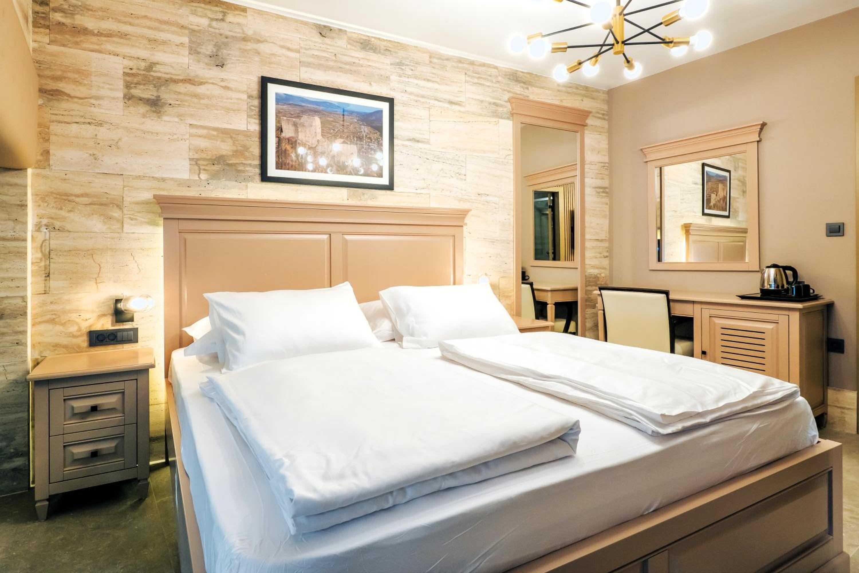 Split Central Pazar Rooms