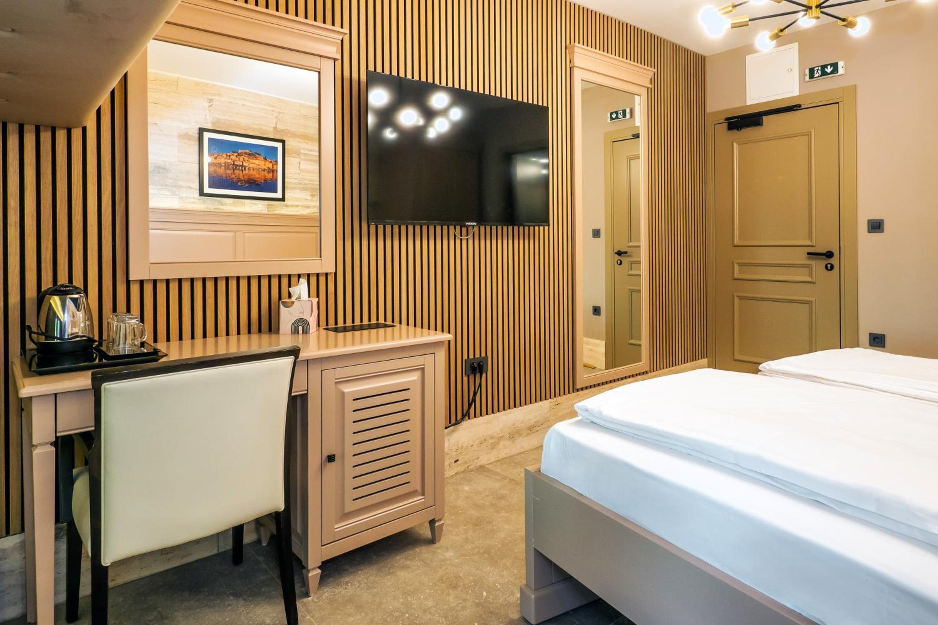 Split Central Pazar Rooms