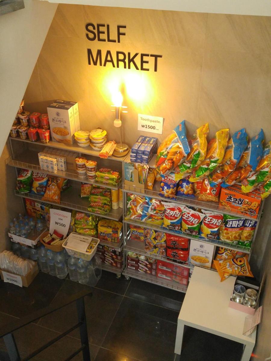 Myeongdong Artmonstay