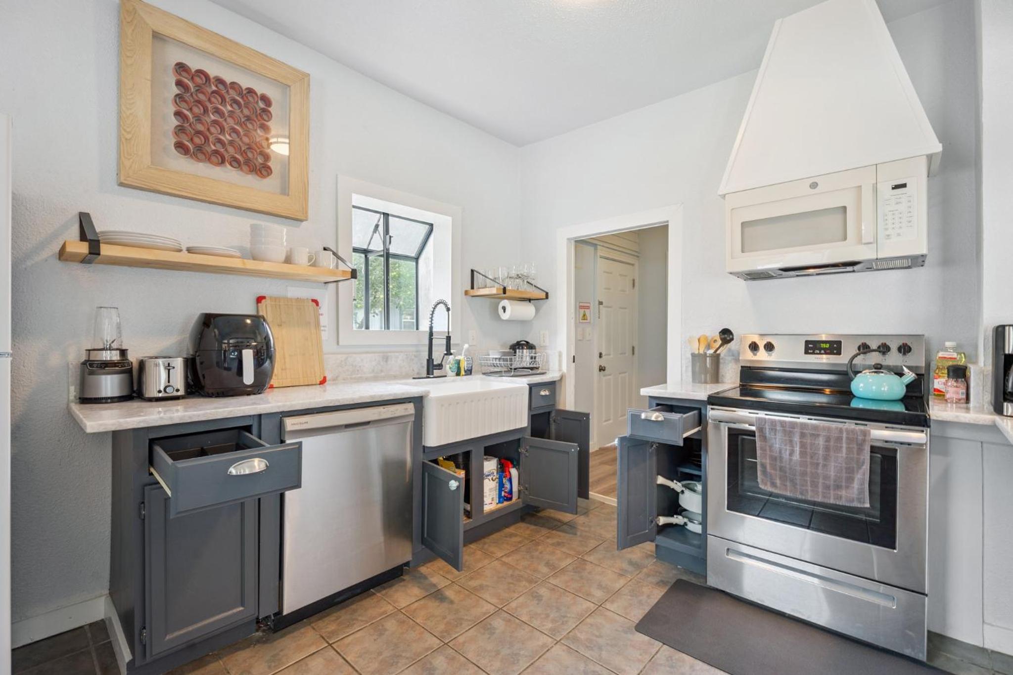 2BR Apt 8 min to Integris Baptist #09