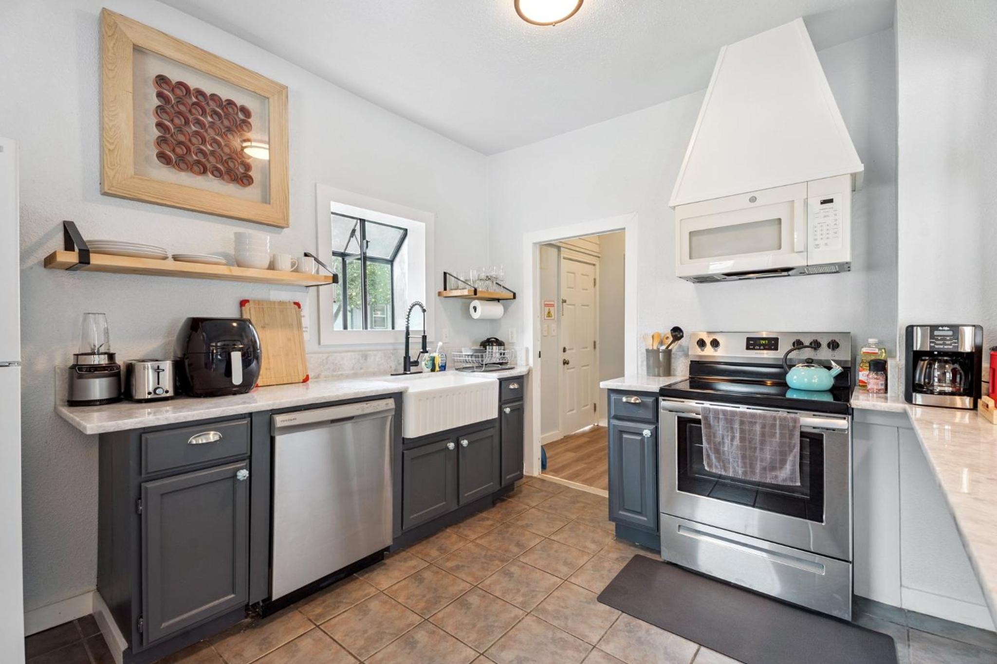 2BR Apt 8 min to Integris Baptist #09