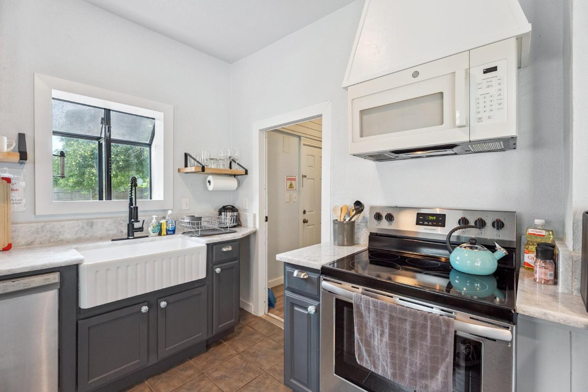 2BR Apt 8 min to Integris Baptist #09