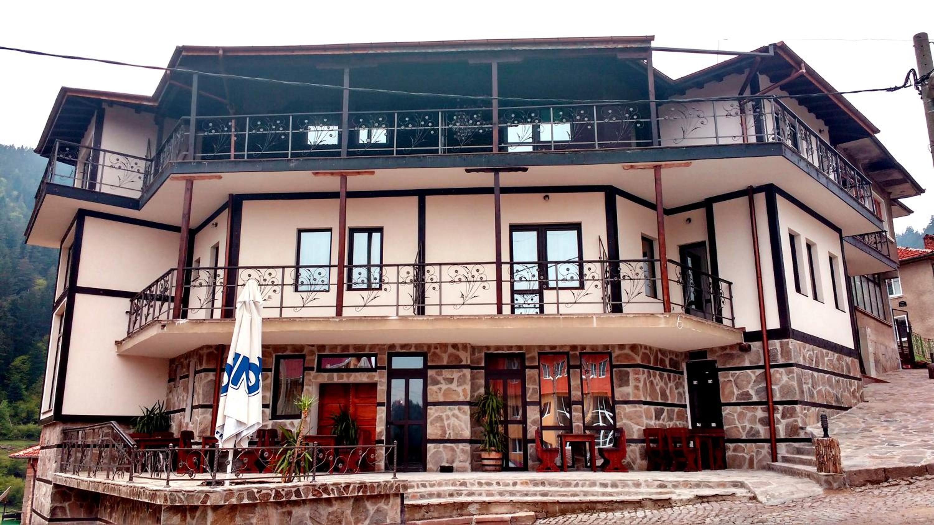 Family hotel Valchanovata Kashta