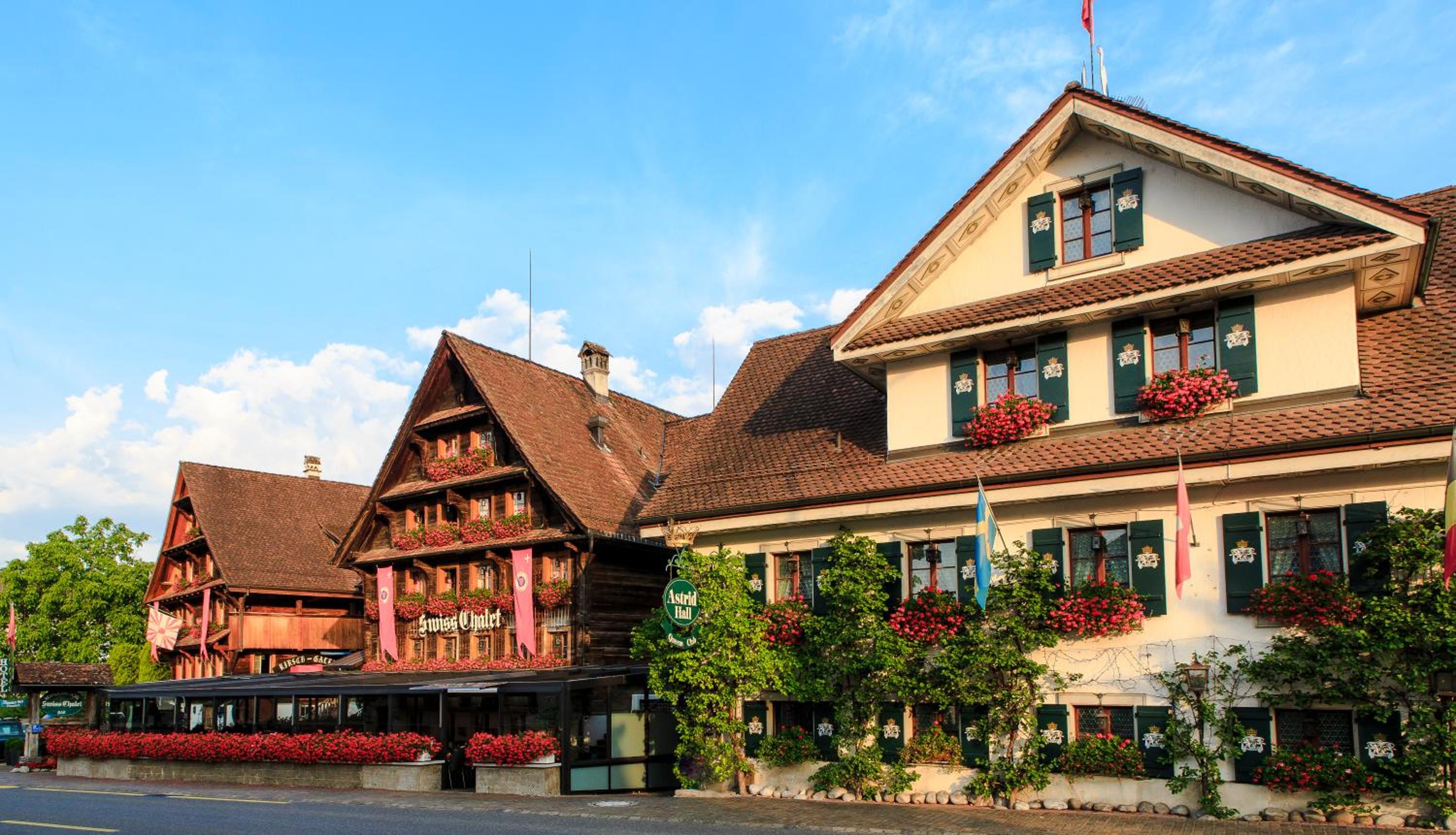 Swiss-Chalet Merlischachen - Historik Chalet-Hotel Lodge