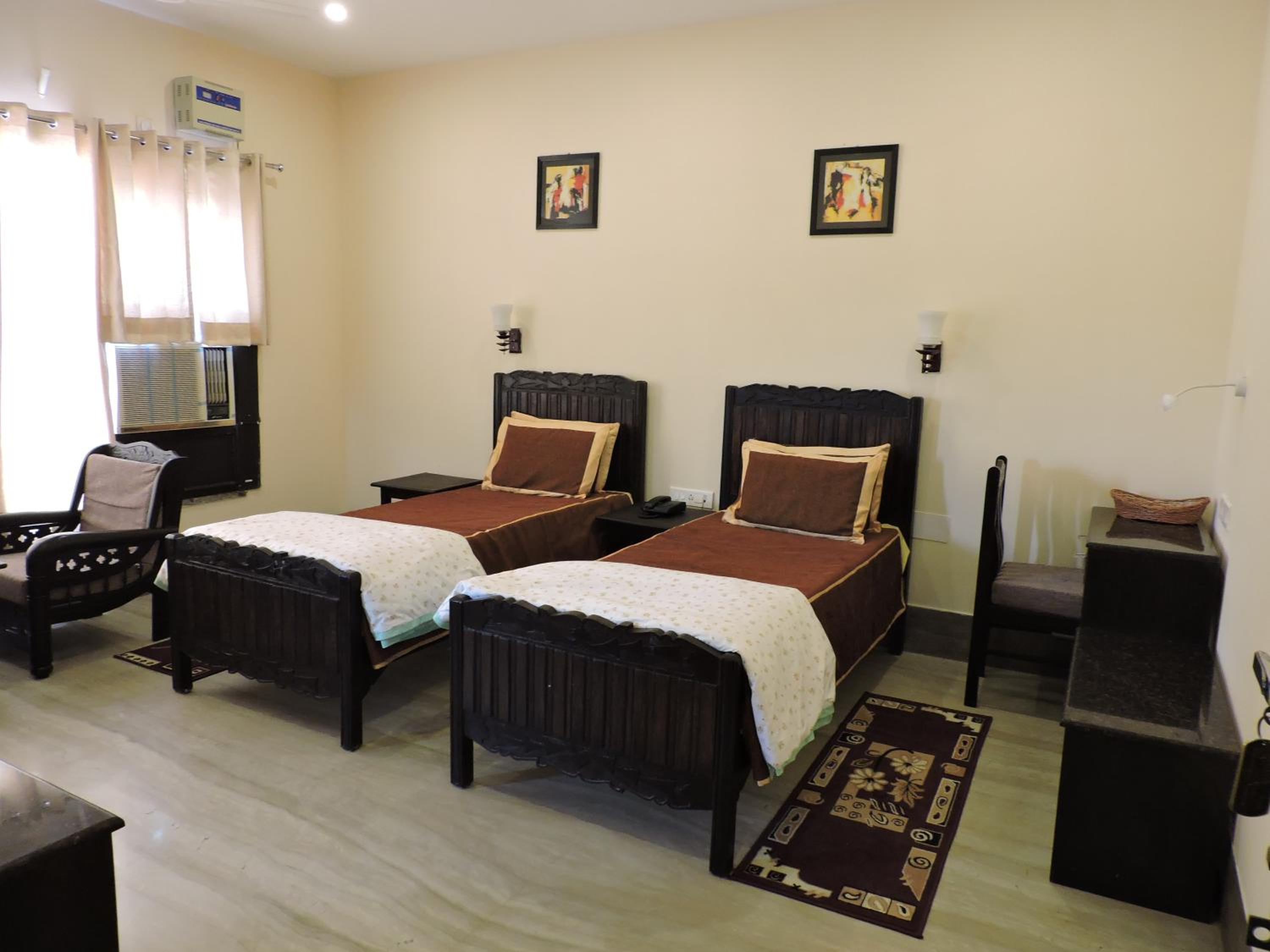 Pearl of Taj Home Stay