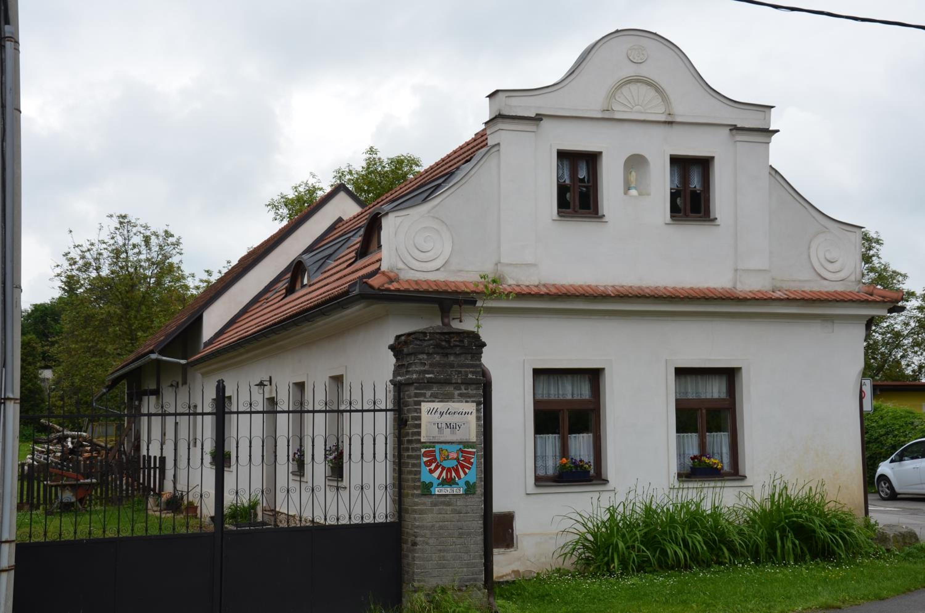 Ubytování Hrusice
