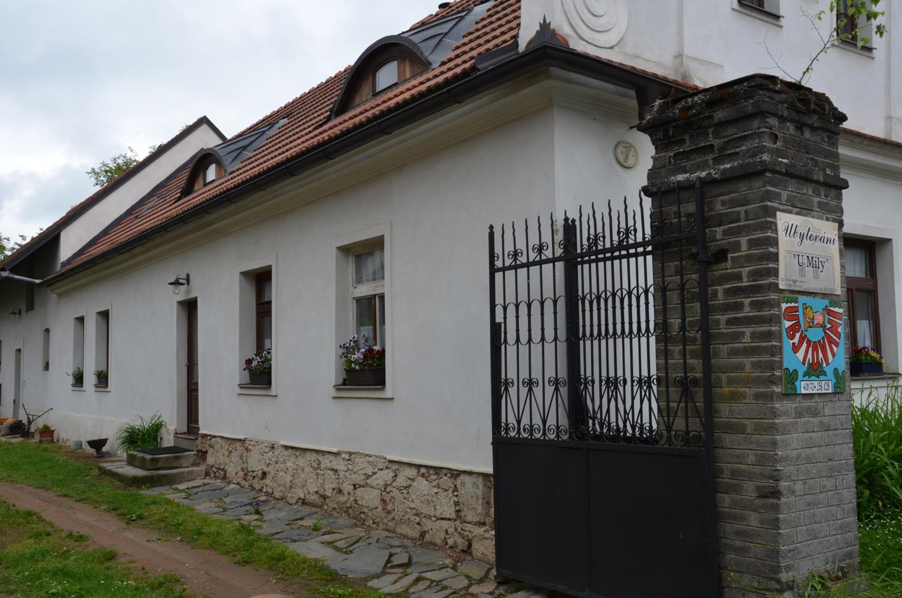 Ubytování Hrusice