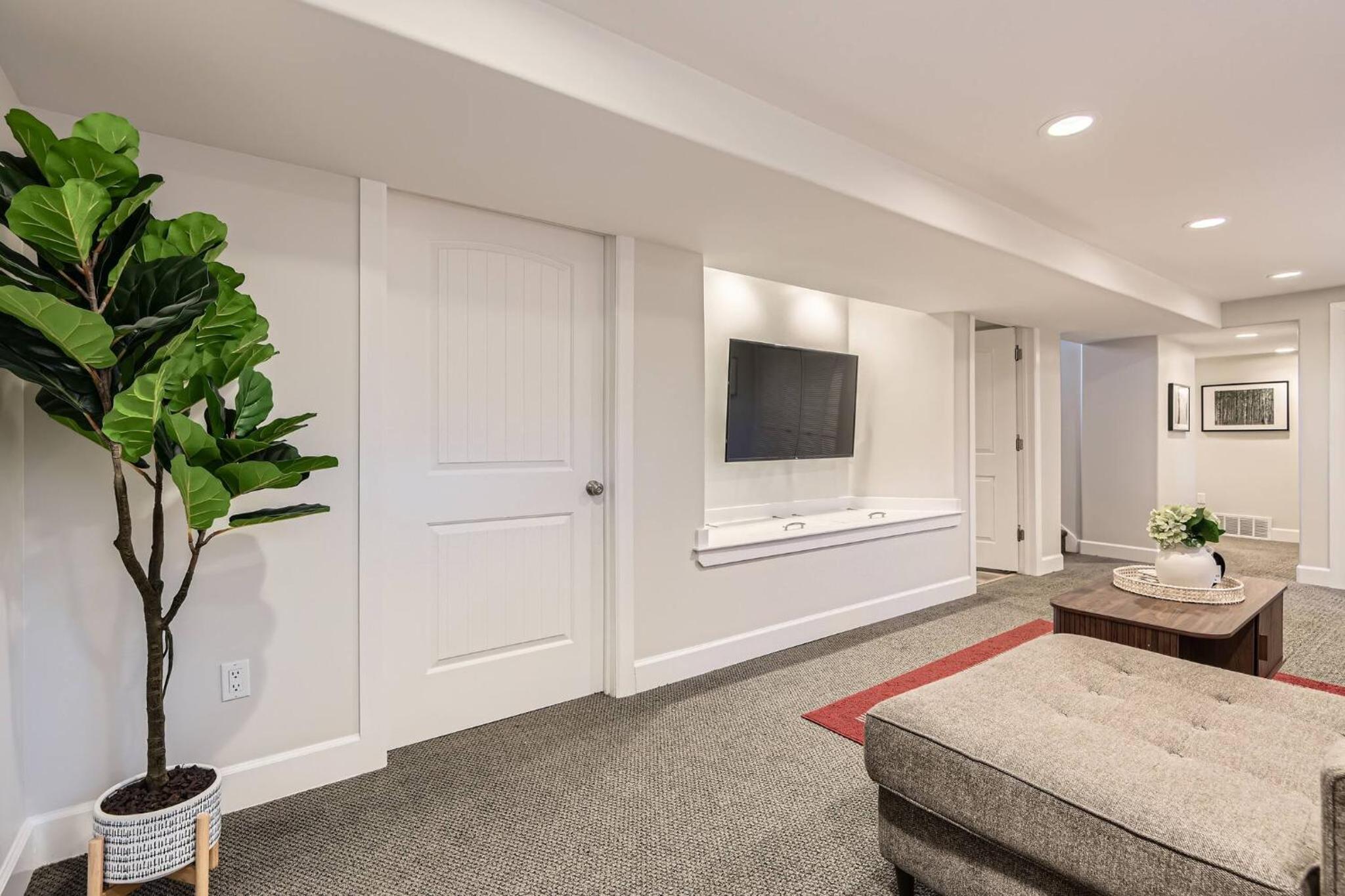 Upscale Home - Ski, Bike, & Hike