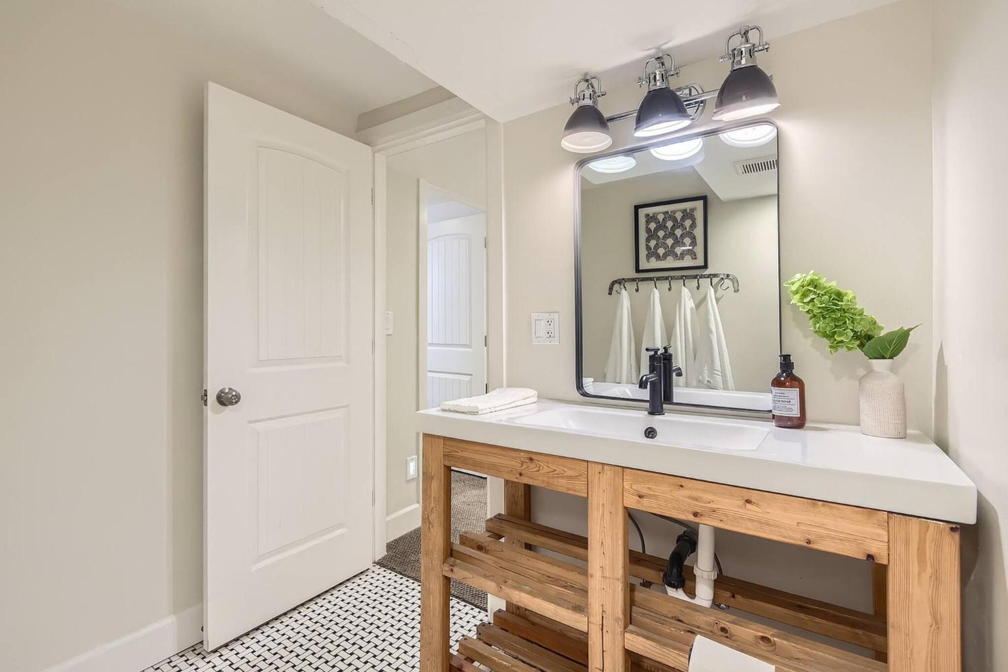 Upscale Home - Ski, Bike, & Hike