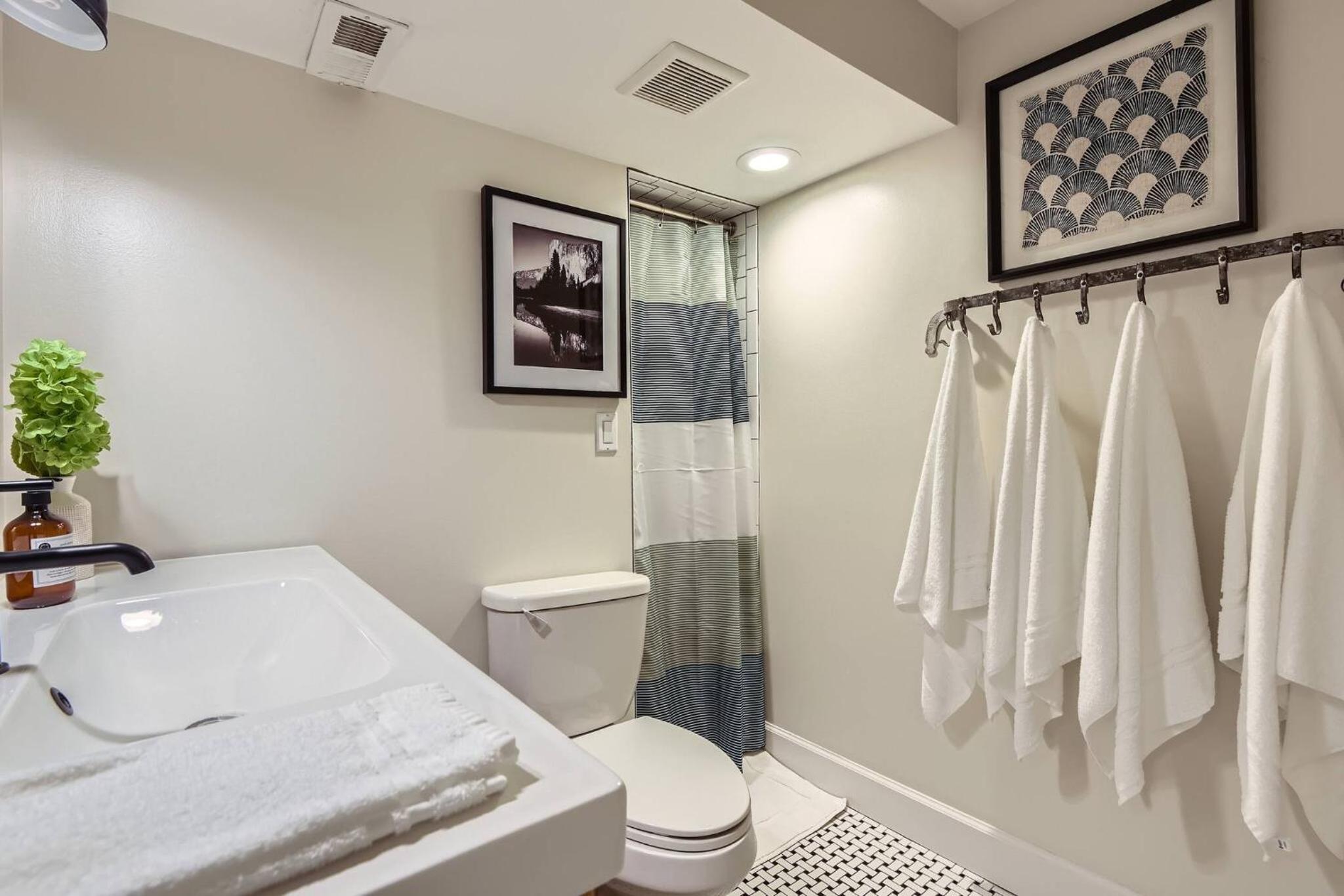 Upscale Home - Ski, Bike, & Hike