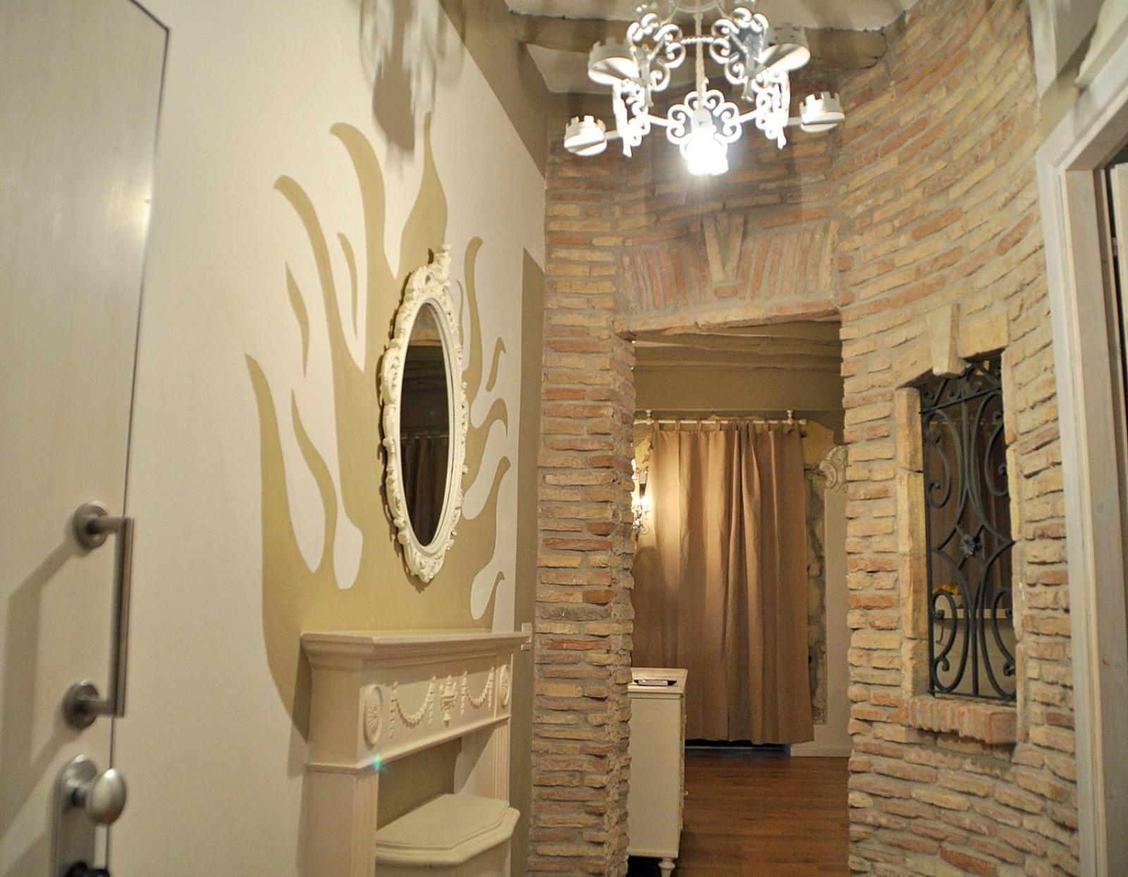 Oisife Apartments
