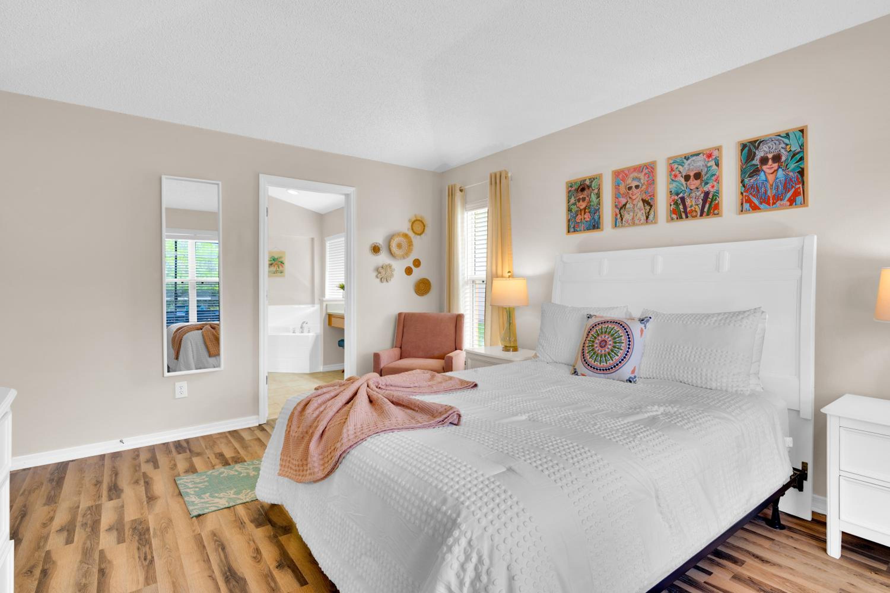 Stunning Emerald Island Resort Vacation Home with Pool Spa and Access to Clubhouse