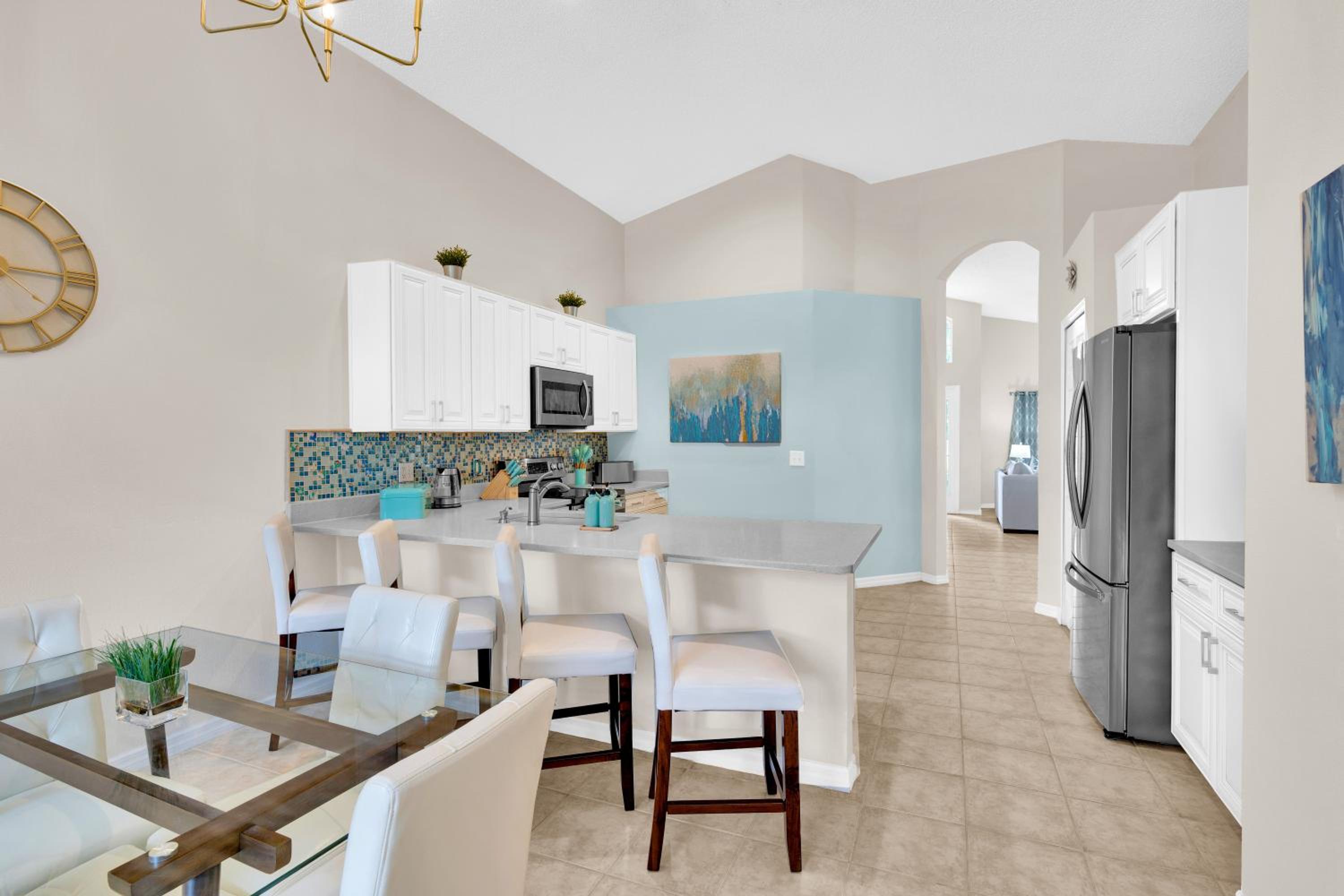 Stunning Emerald Island Resort Vacation Home with Pool Spa and Access to Clubhouse