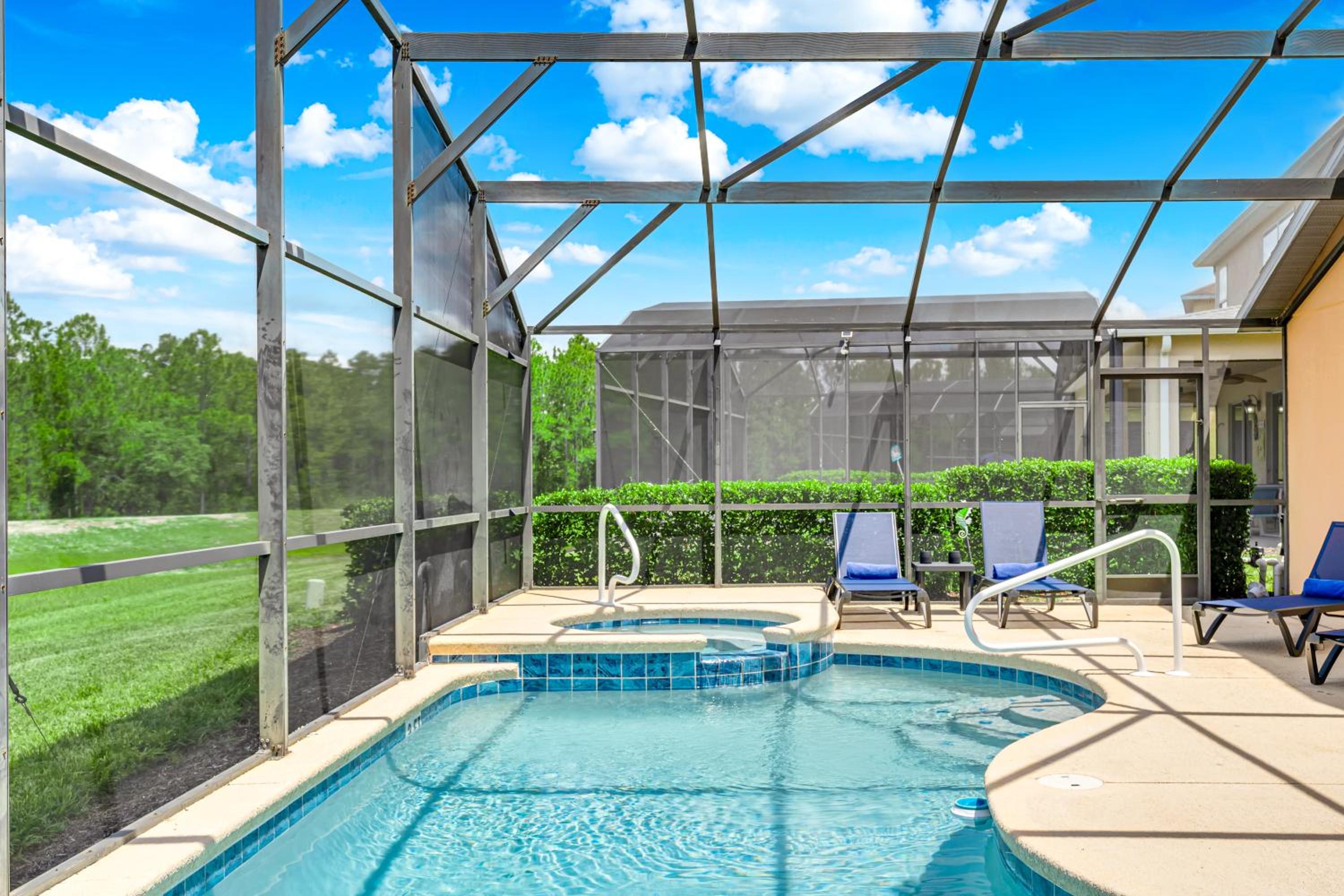 Stunning Emerald Island Resort Vacation Home with Pool Spa and Access to Clubhouse