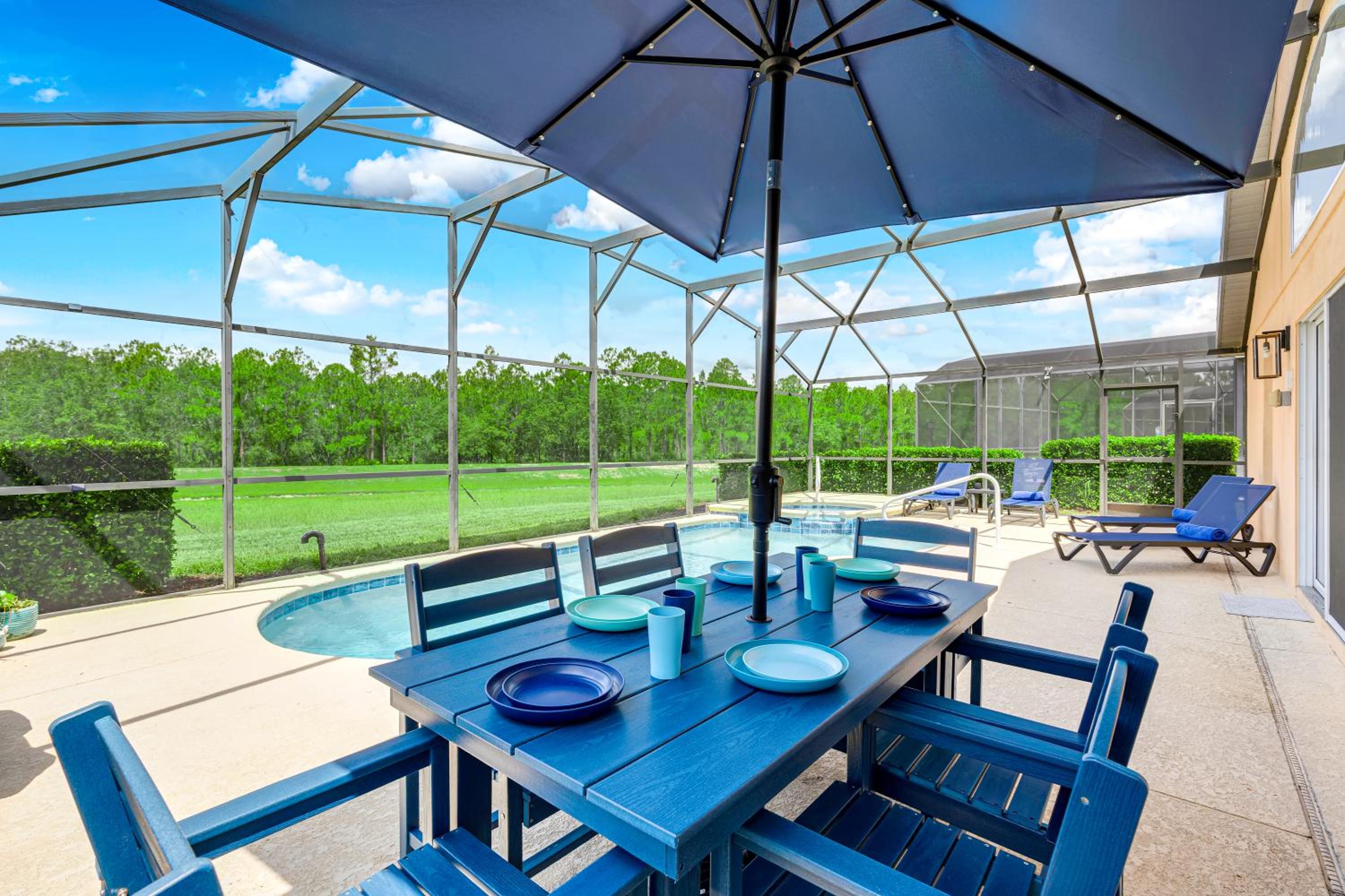 Stunning Emerald Island Resort Vacation Home with Pool Spa and Access to Clubhouse