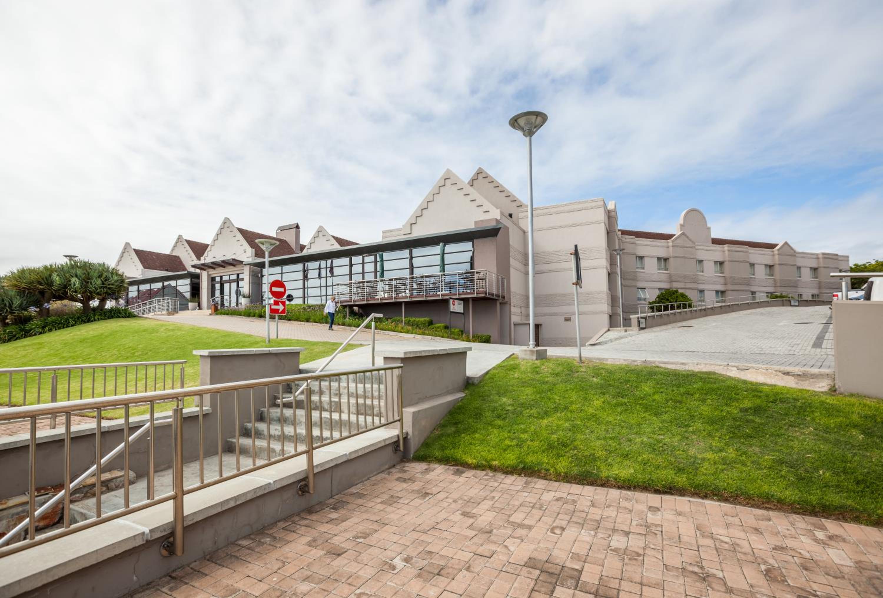 Port Elizabeth Vacations - City Lodge Hotel Gqeberha - Property Image 5
