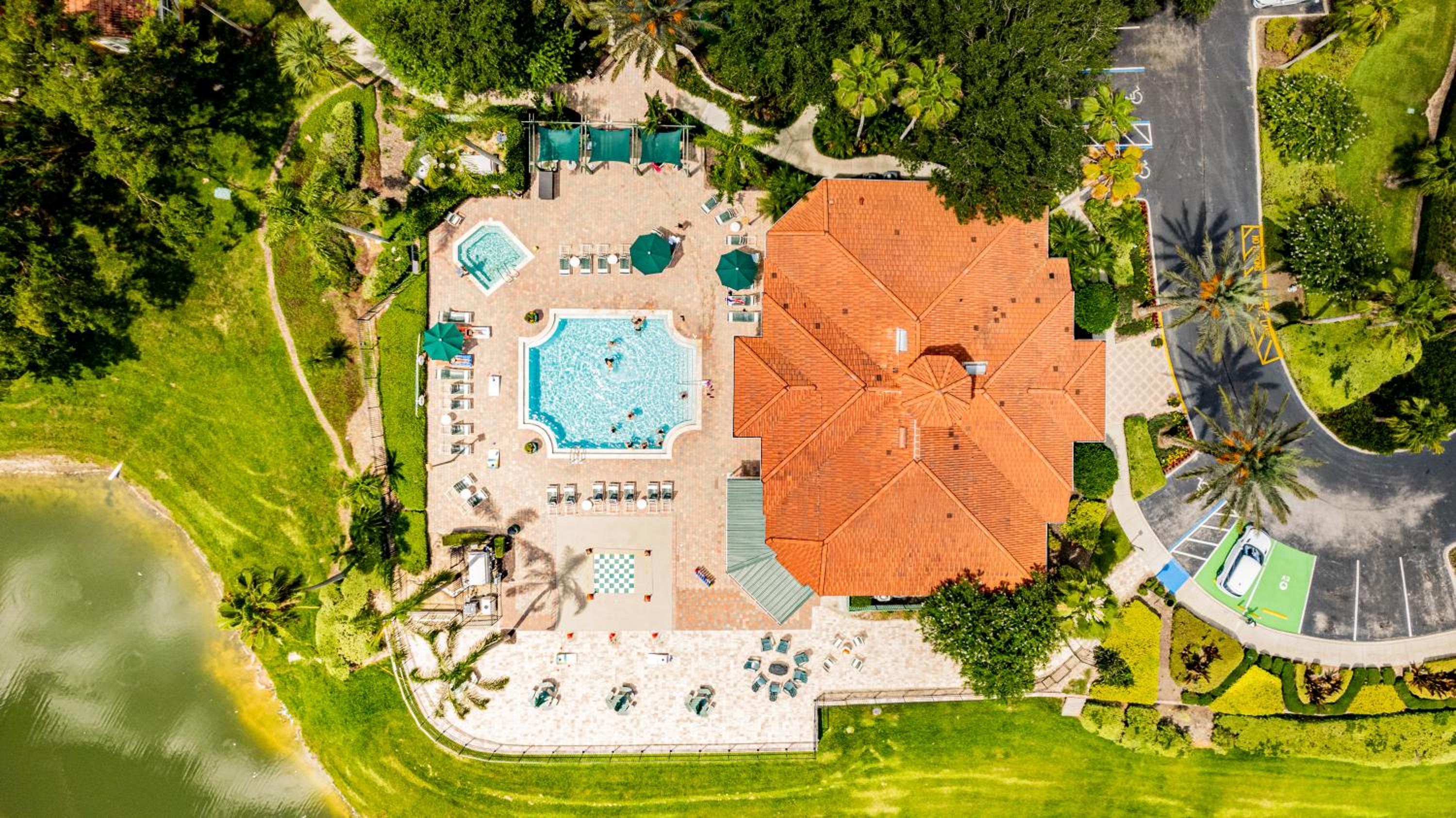 Stunning Emerald Island Resort Vacation Home with Pool Spa and Access to Clubhouse