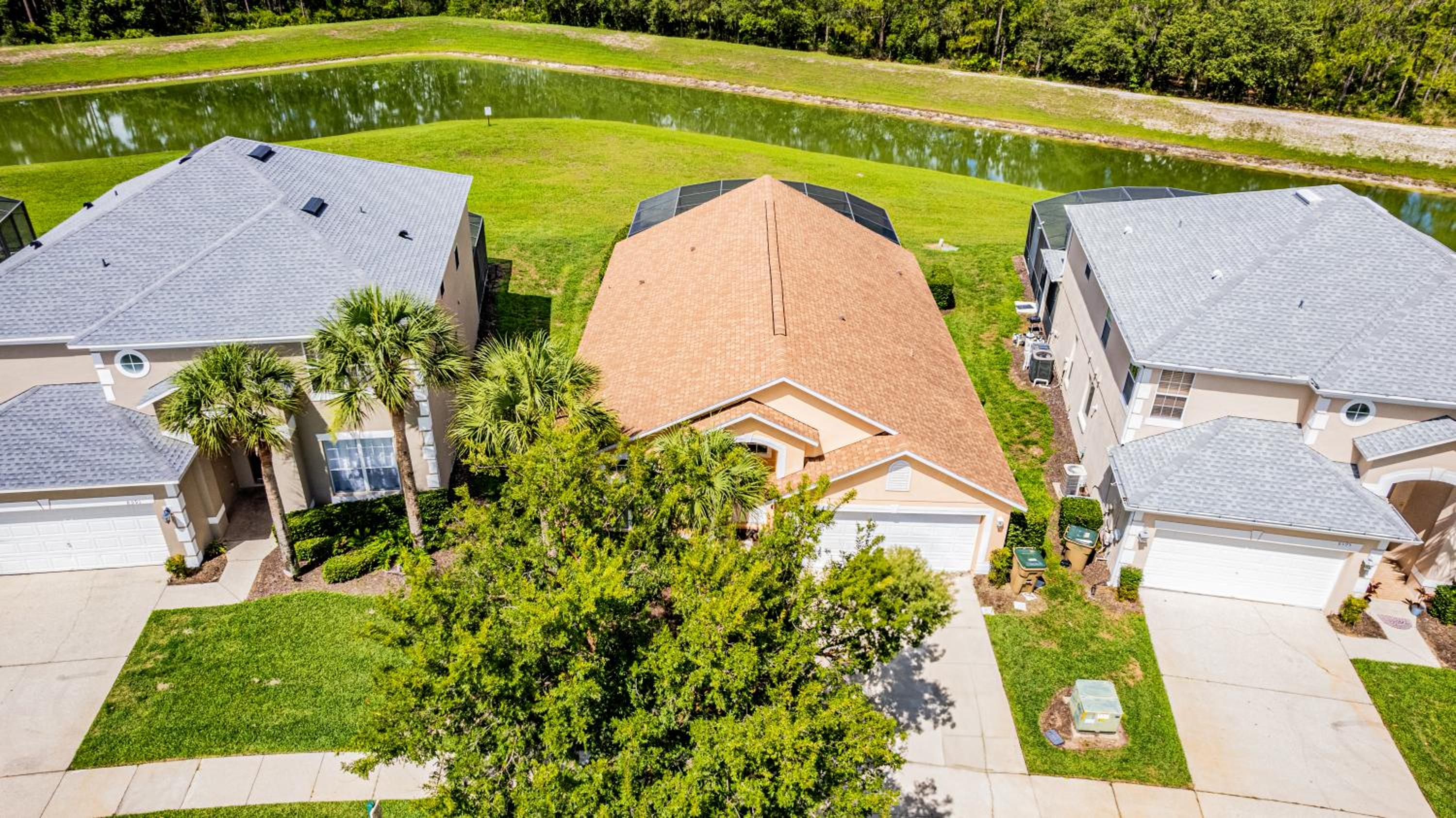 Stunning Emerald Island Resort Vacation Home with Pool Spa and Access to Clubhouse