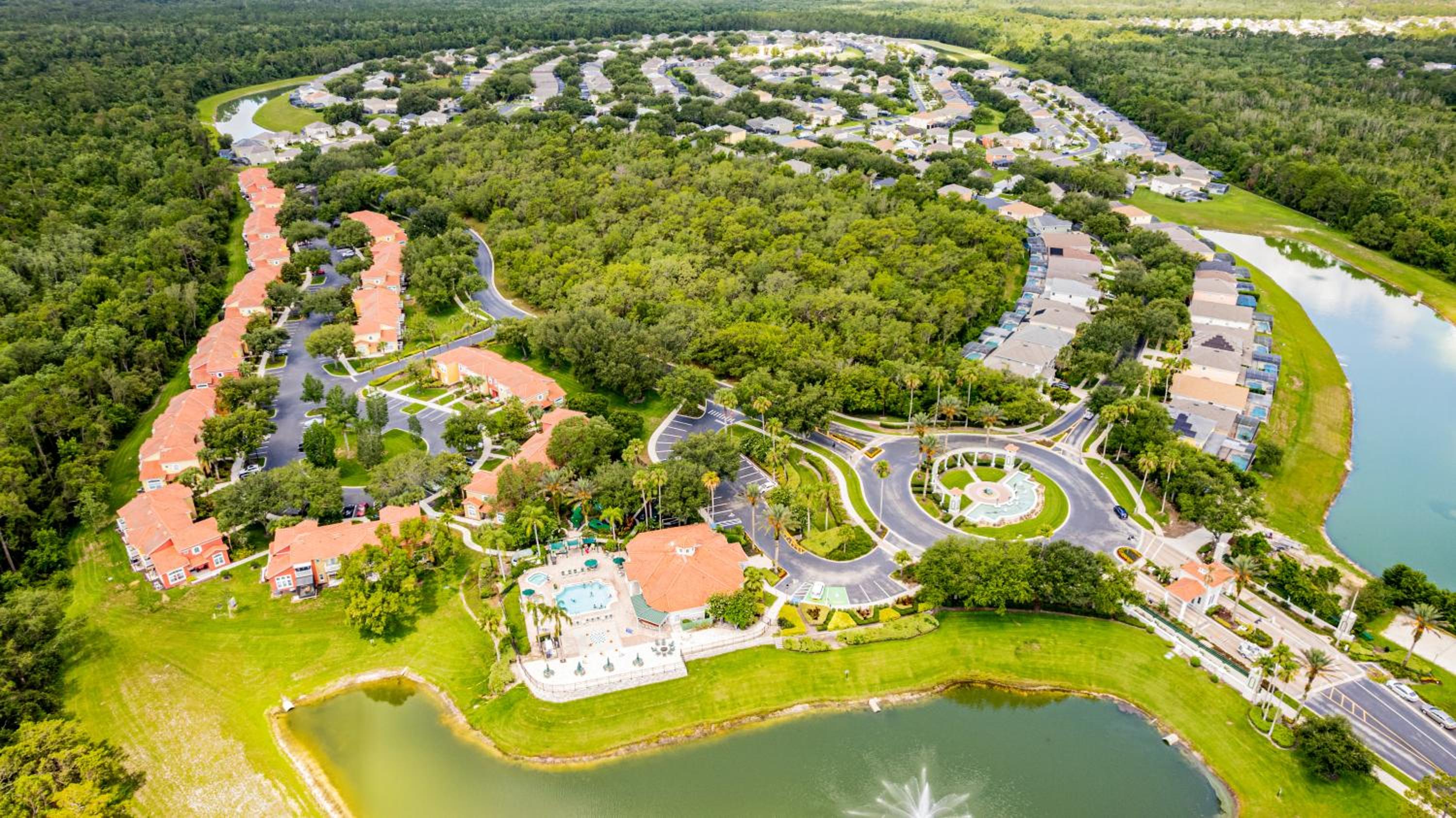 Stunning Emerald Island Resort Vacation Home with Pool Spa and Access to Clubhouse