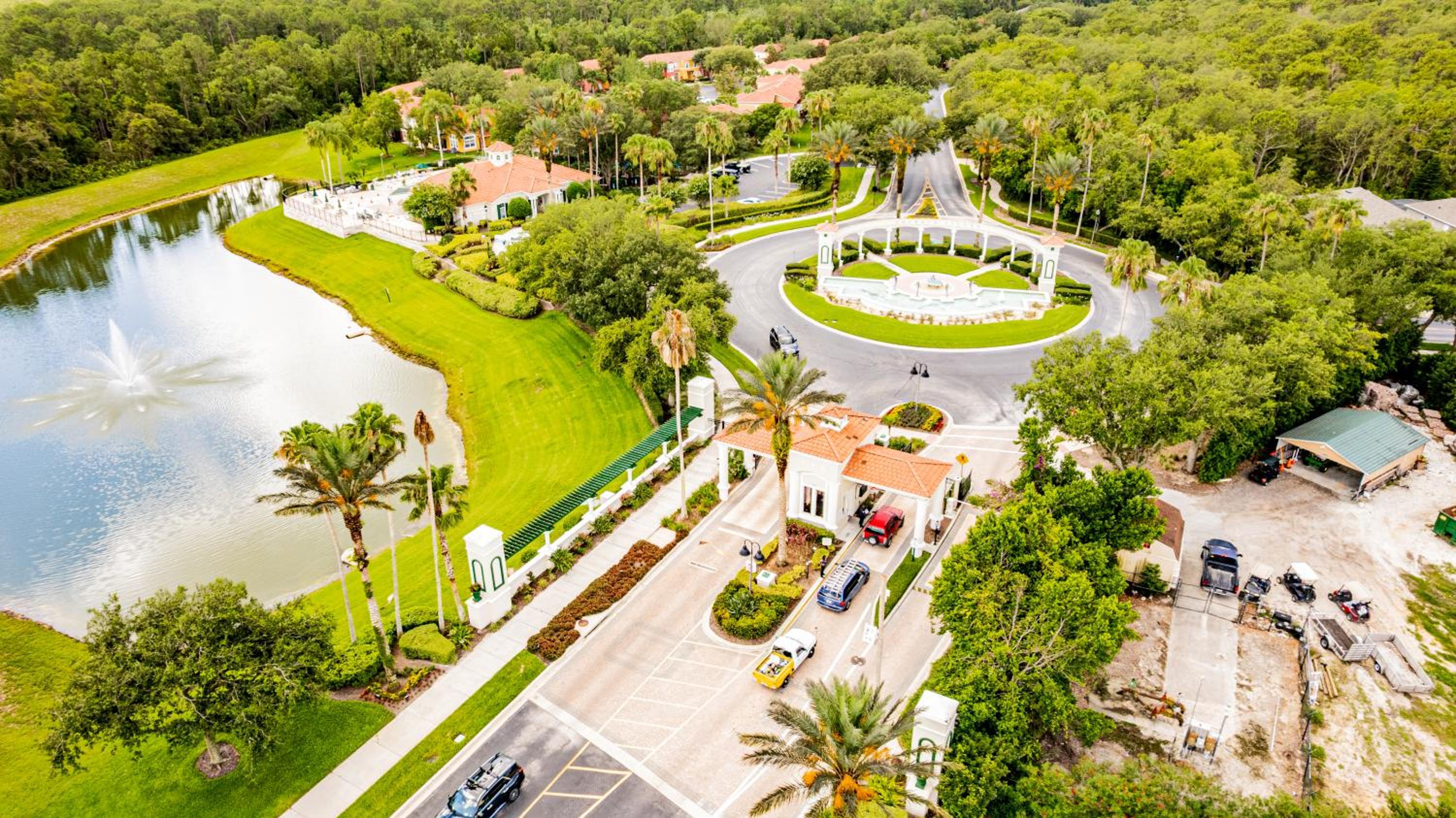 Stunning Emerald Island Resort Vacation Home with Pool Spa and Access to Clubhouse