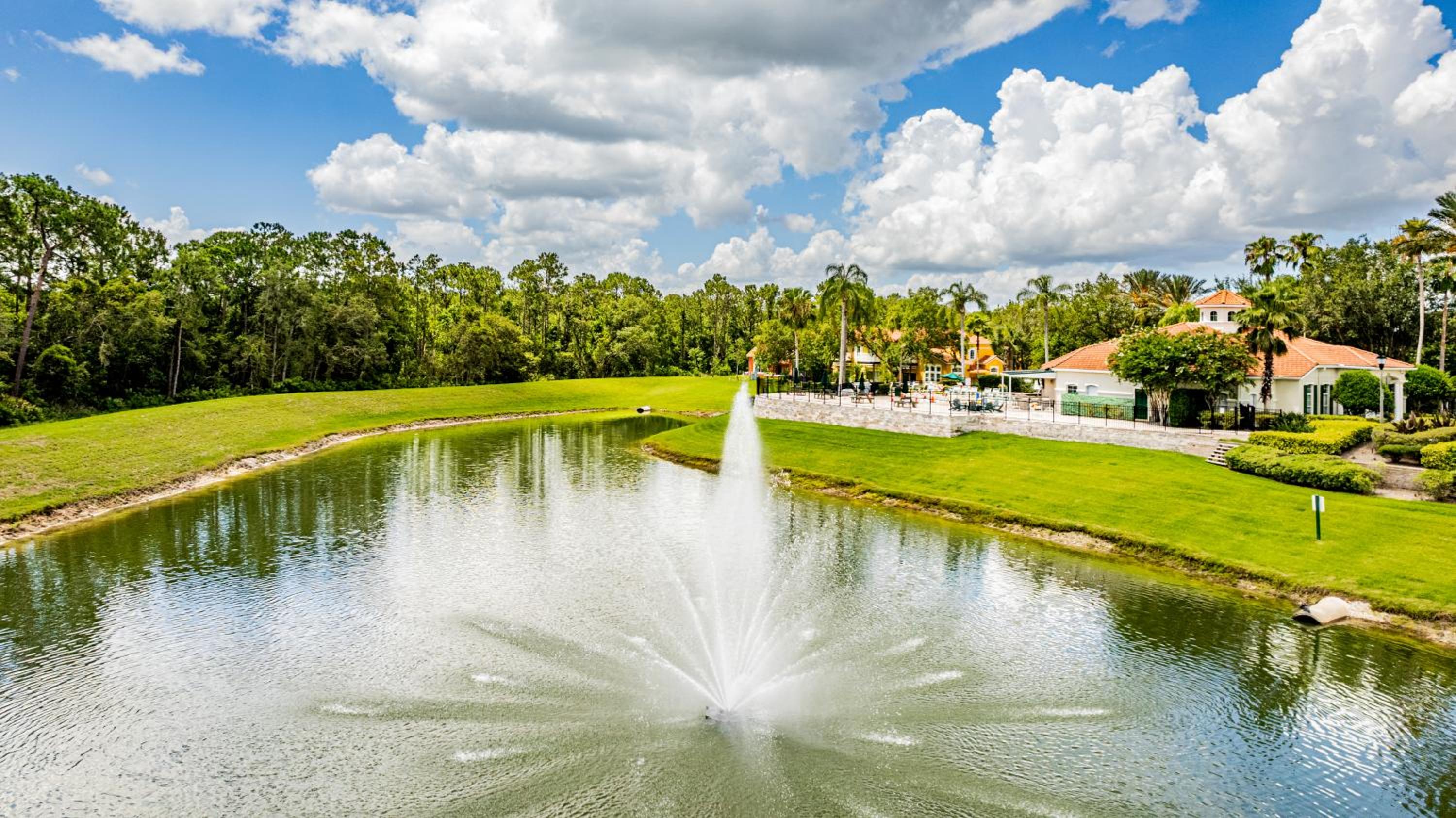 Stunning Emerald Island Resort Vacation Home with Pool Spa and Access to Clubhouse