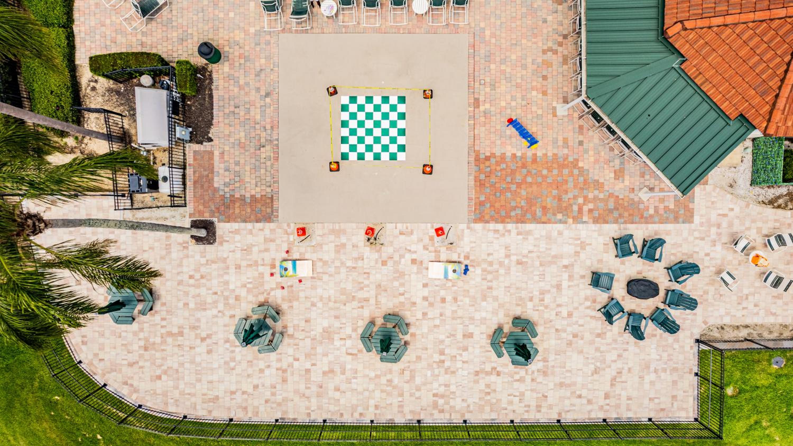 Stunning Emerald Island Resort Vacation Home with Pool Spa and Access to Clubhouse