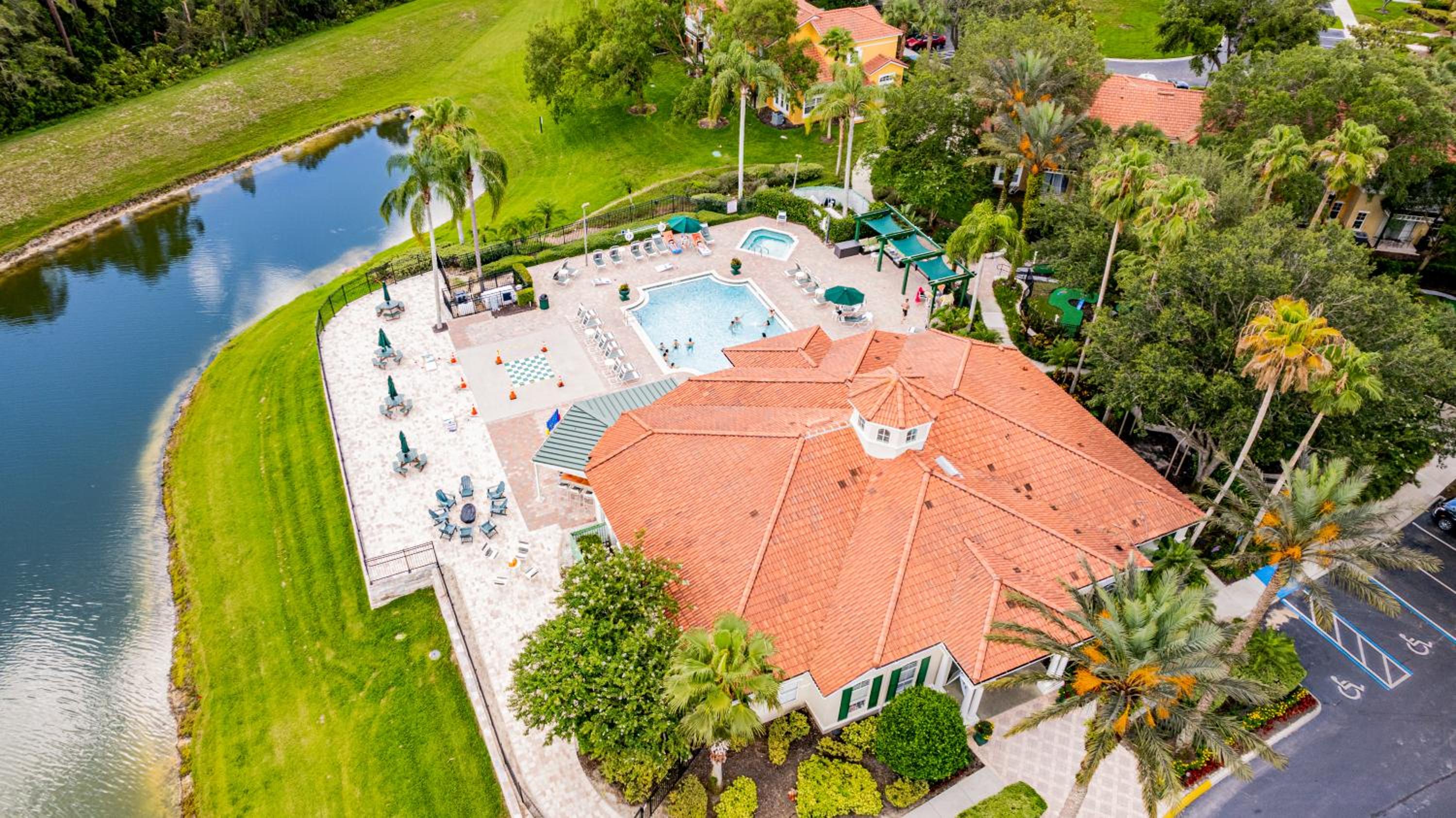 Stunning Emerald Island Resort Vacation Home with Pool Spa and Access to Clubhouse