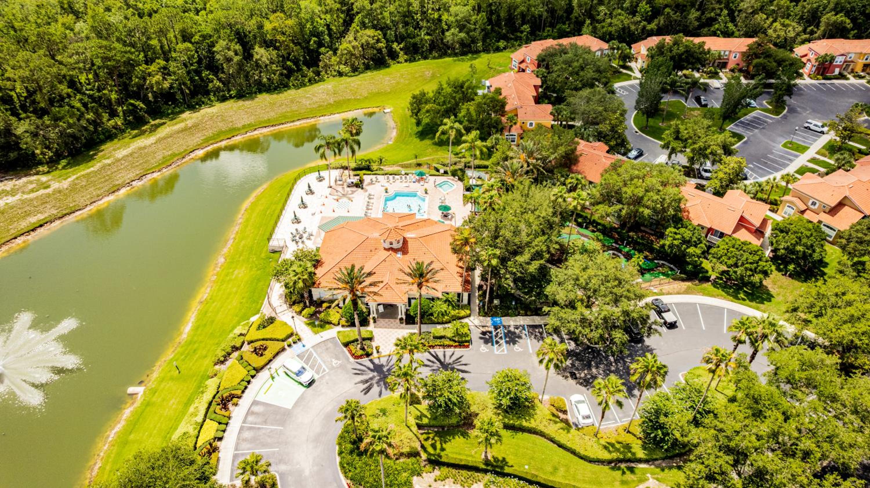 Stunning Emerald Island Resort Vacation Home with Pool Spa and Access to Clubhouse