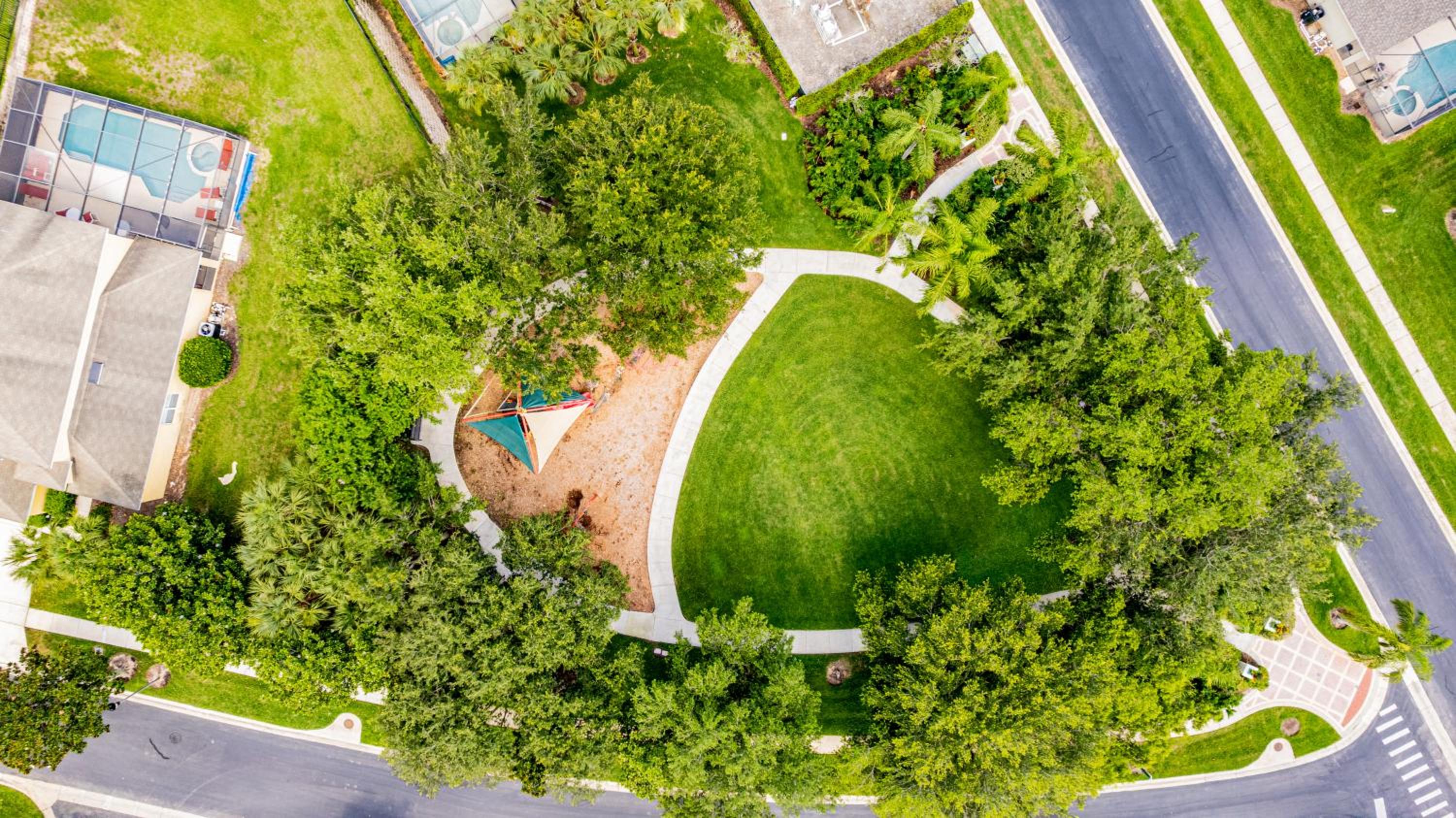 Stunning Emerald Island Resort Vacation Home with Pool Spa and Access to Clubhouse