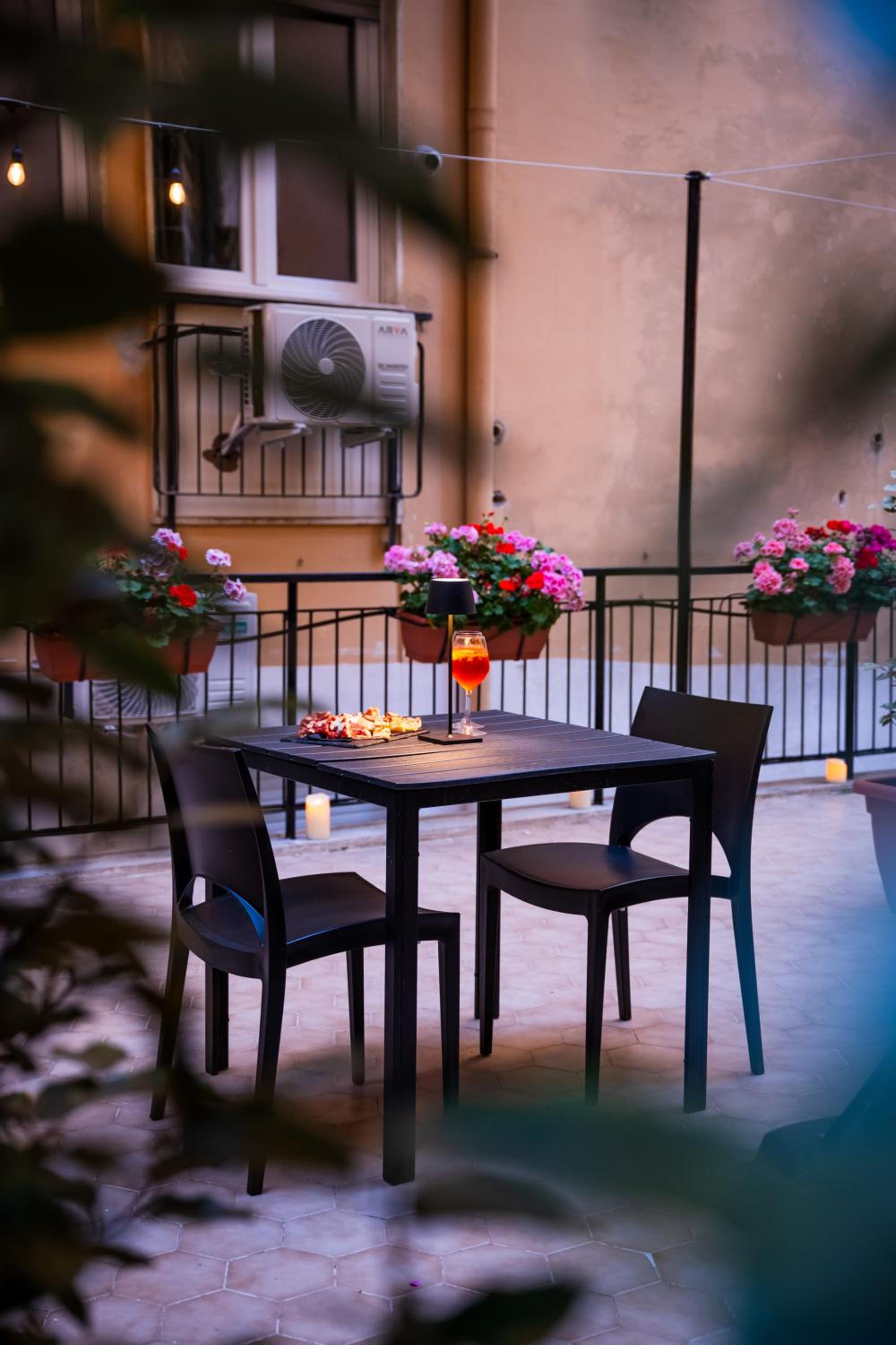 Salvator Rosa Rooms - Di fronte alla Metro, Terrazza & Self Check in