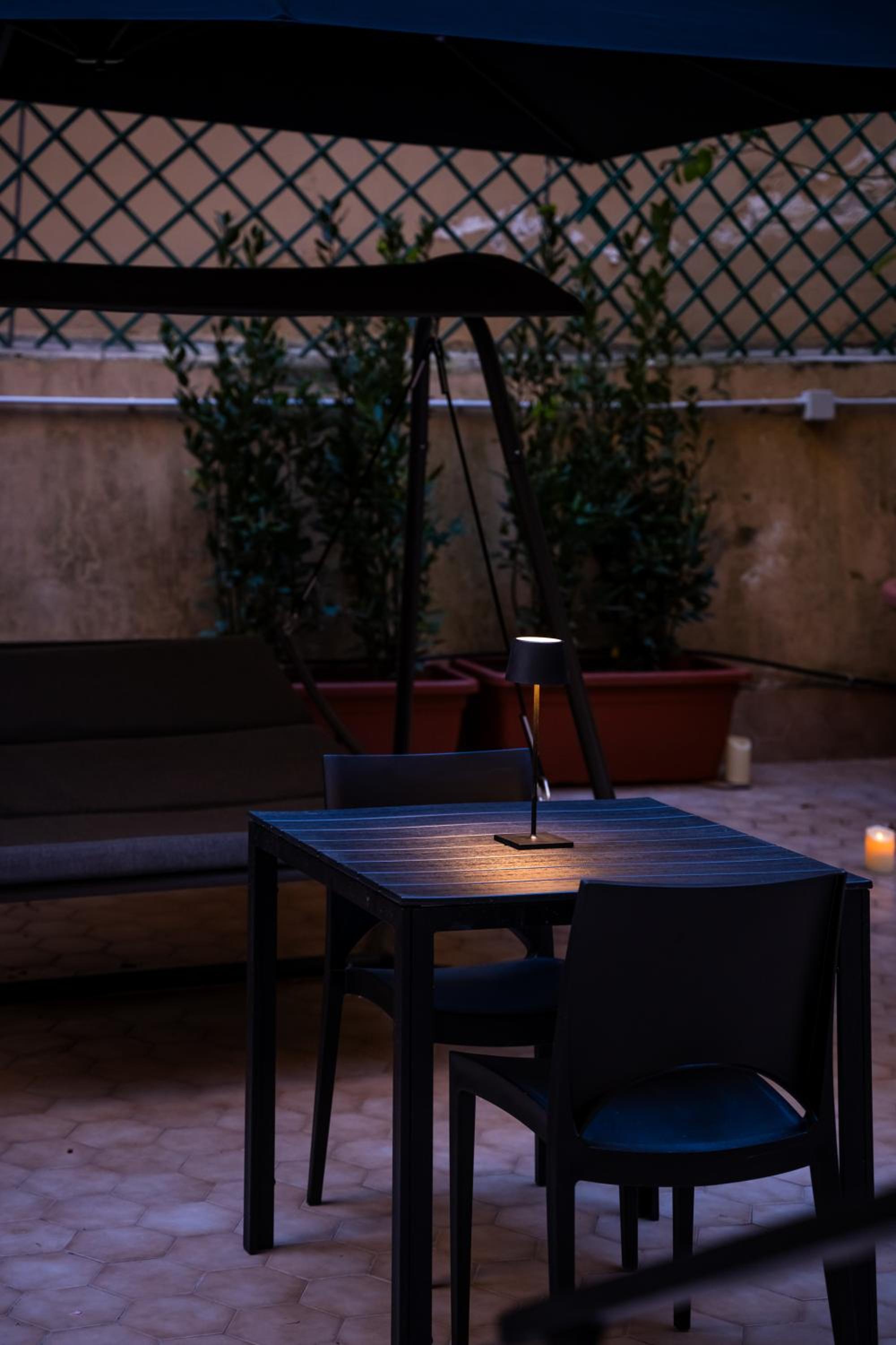 Salvator Rosa Rooms - Di fronte alla Metro, Terrazza & Self Check in