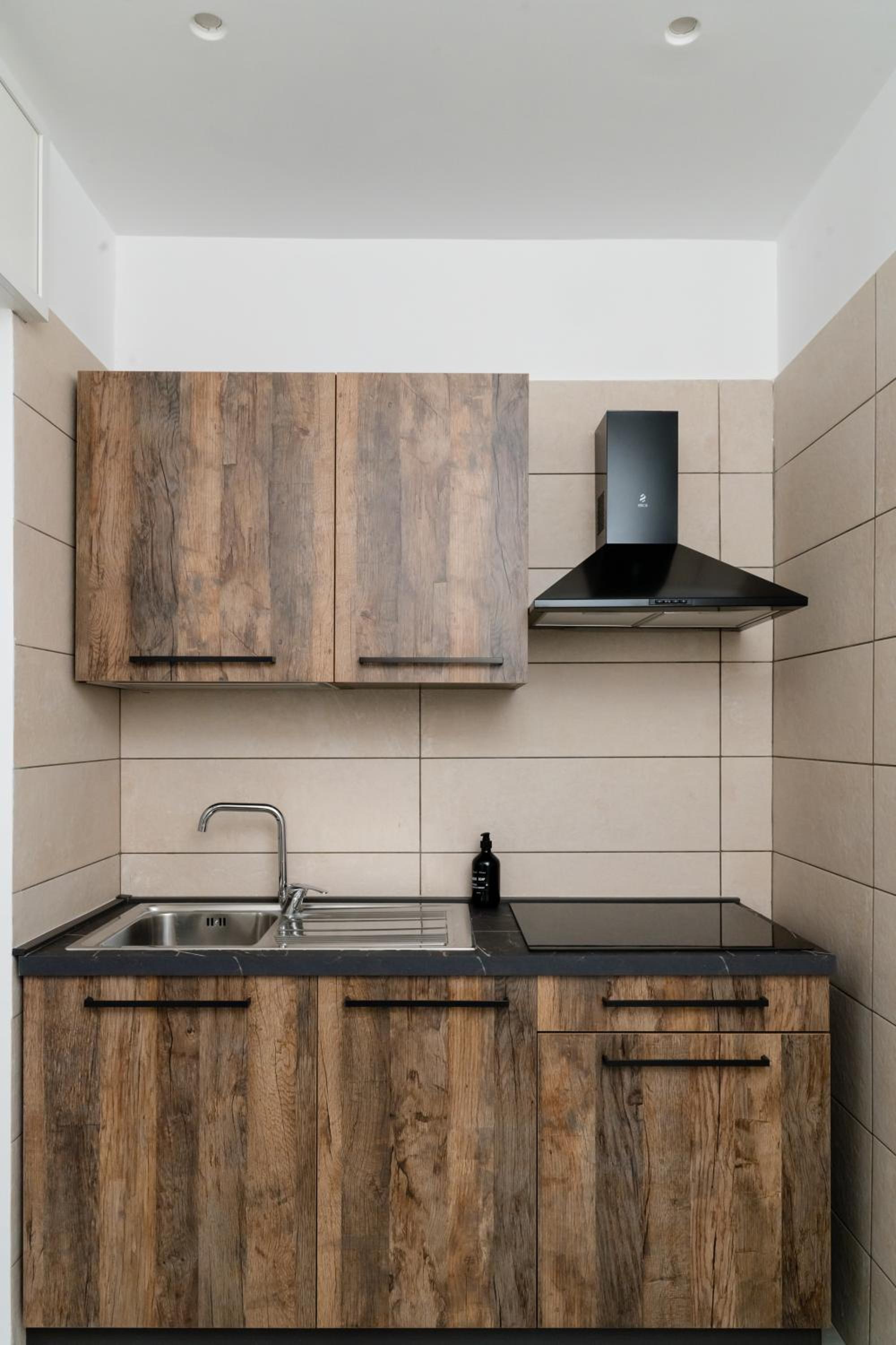 Salvator Rosa Rooms - Di fronte alla Metro, Terrazza & Self Check in