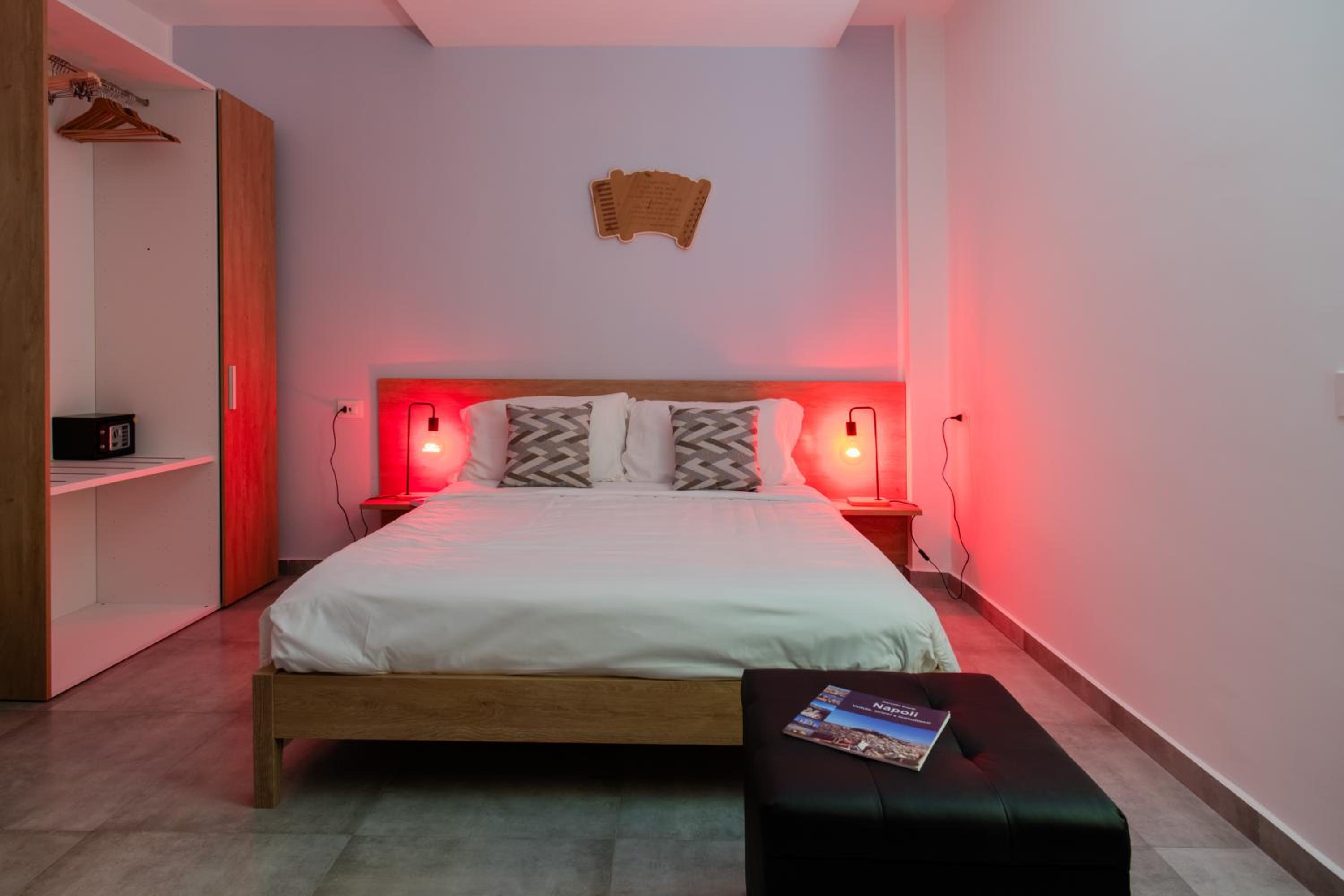 Salvator Rosa Rooms - Di fronte alla Metro, Terrazza & Self Check in