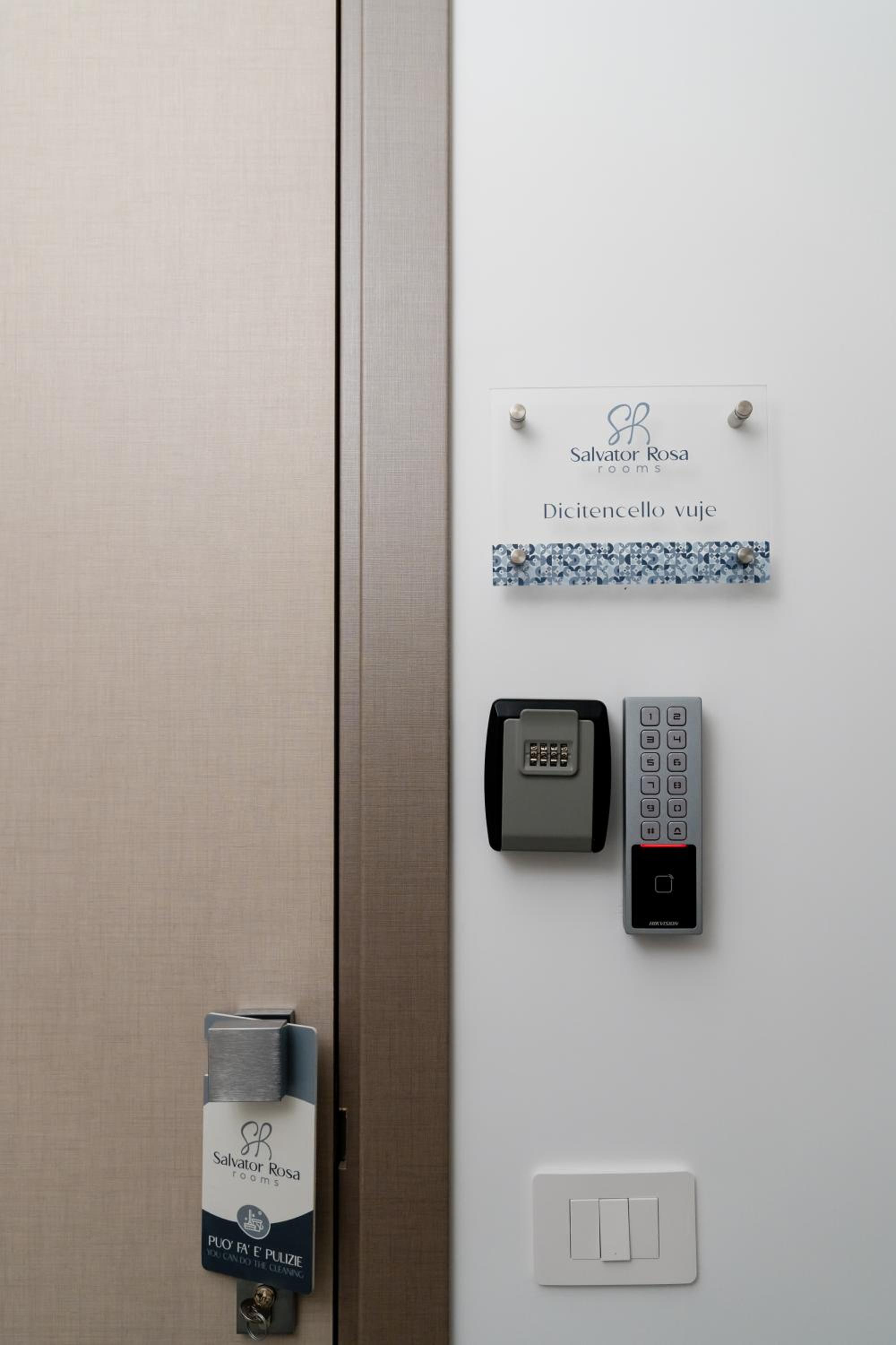 Salvator Rosa Rooms - Di fronte alla Metro, Terrazza & Self Check in